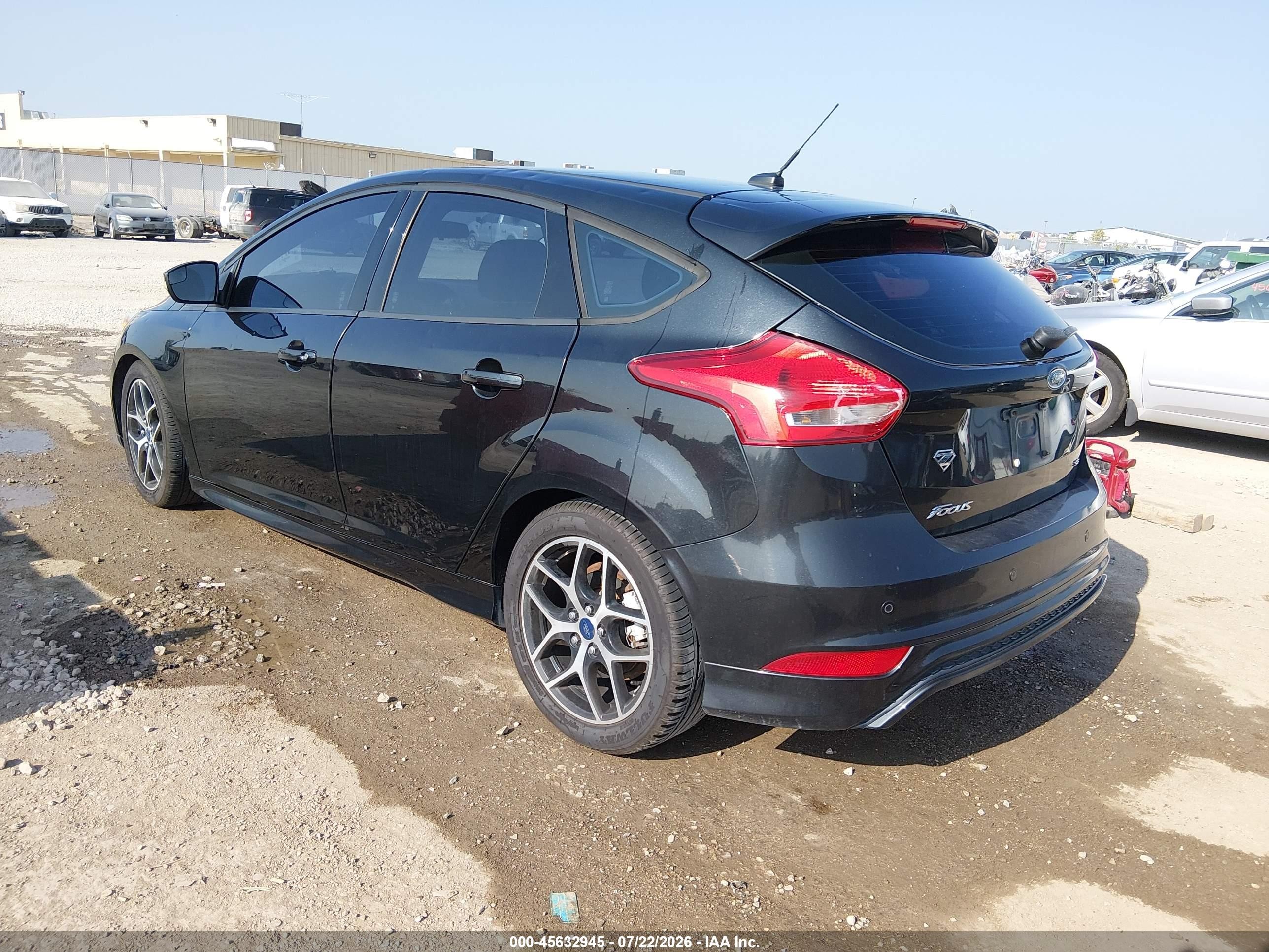 2015 Ford Focus Se Черный vin: 1FADP3K23FL357991