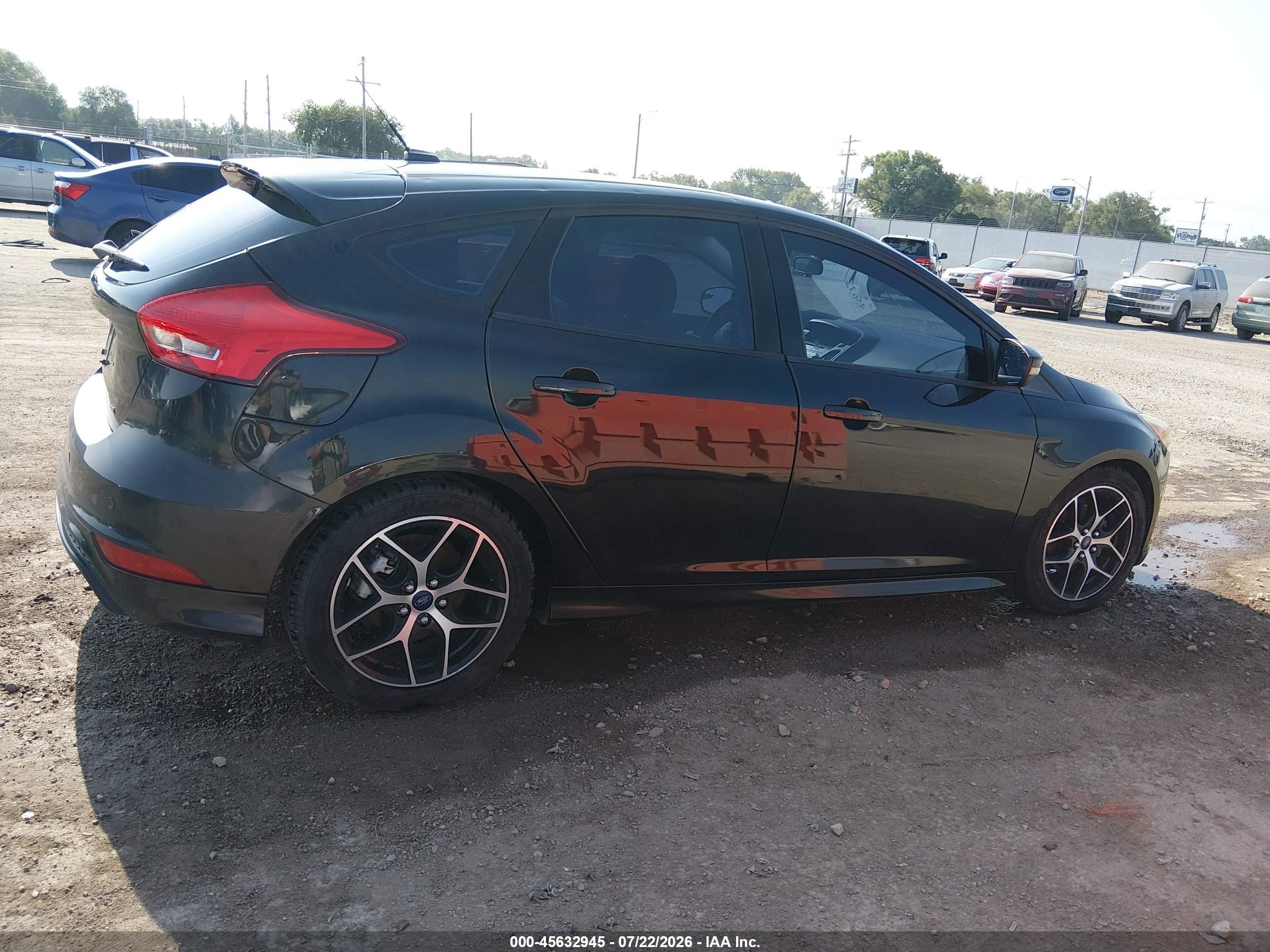 2015 Ford Focus Se Черный vin: 1FADP3K23FL357991