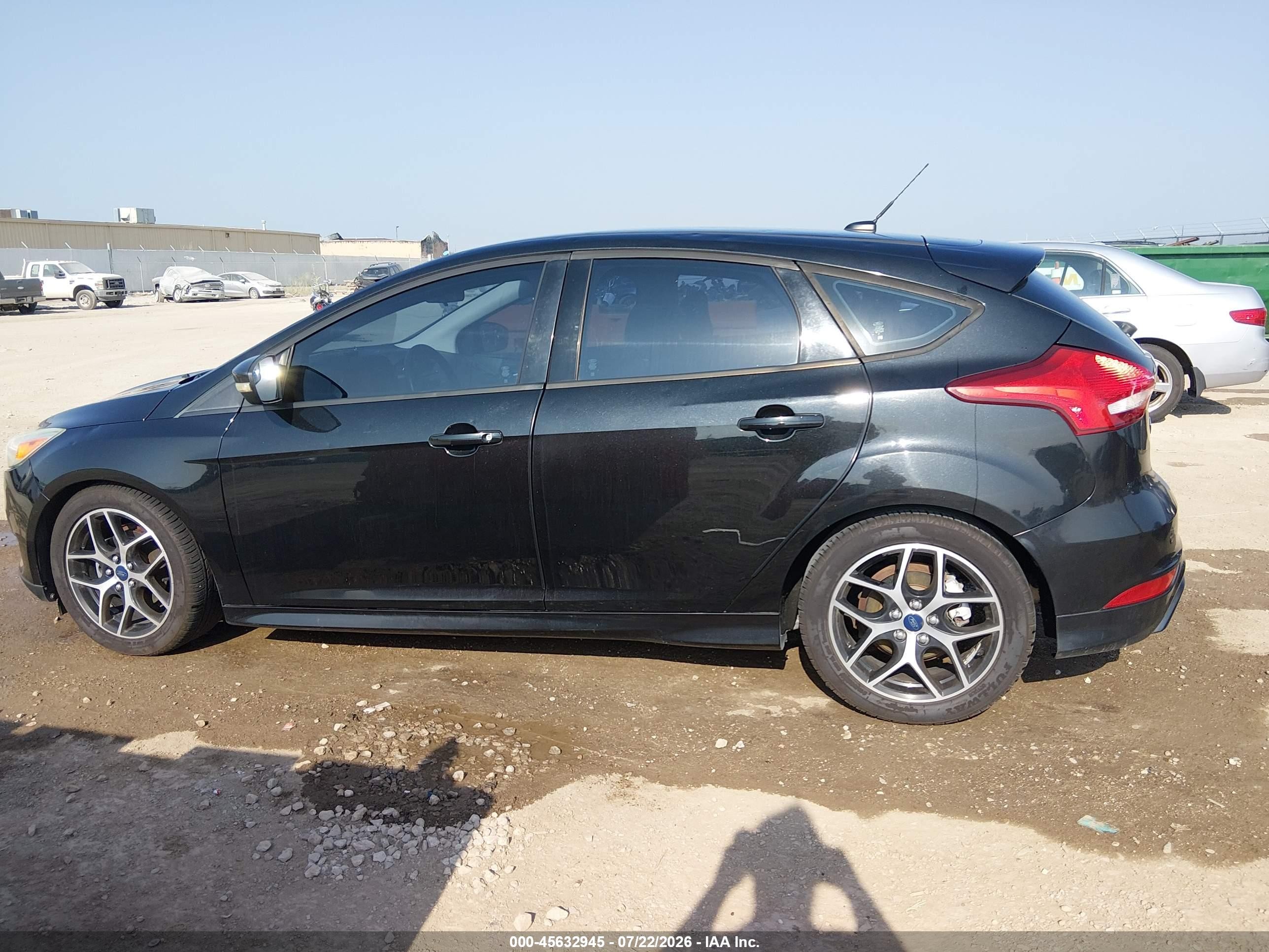2015 Ford Focus Se Черный vin: 1FADP3K23FL357991