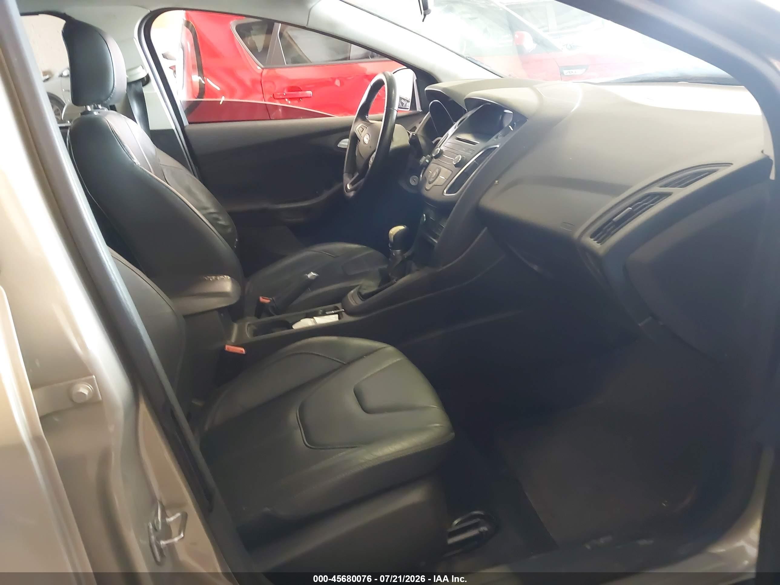 2015 Ford Focus Se Silver vin: 1FADP3K23FL386620