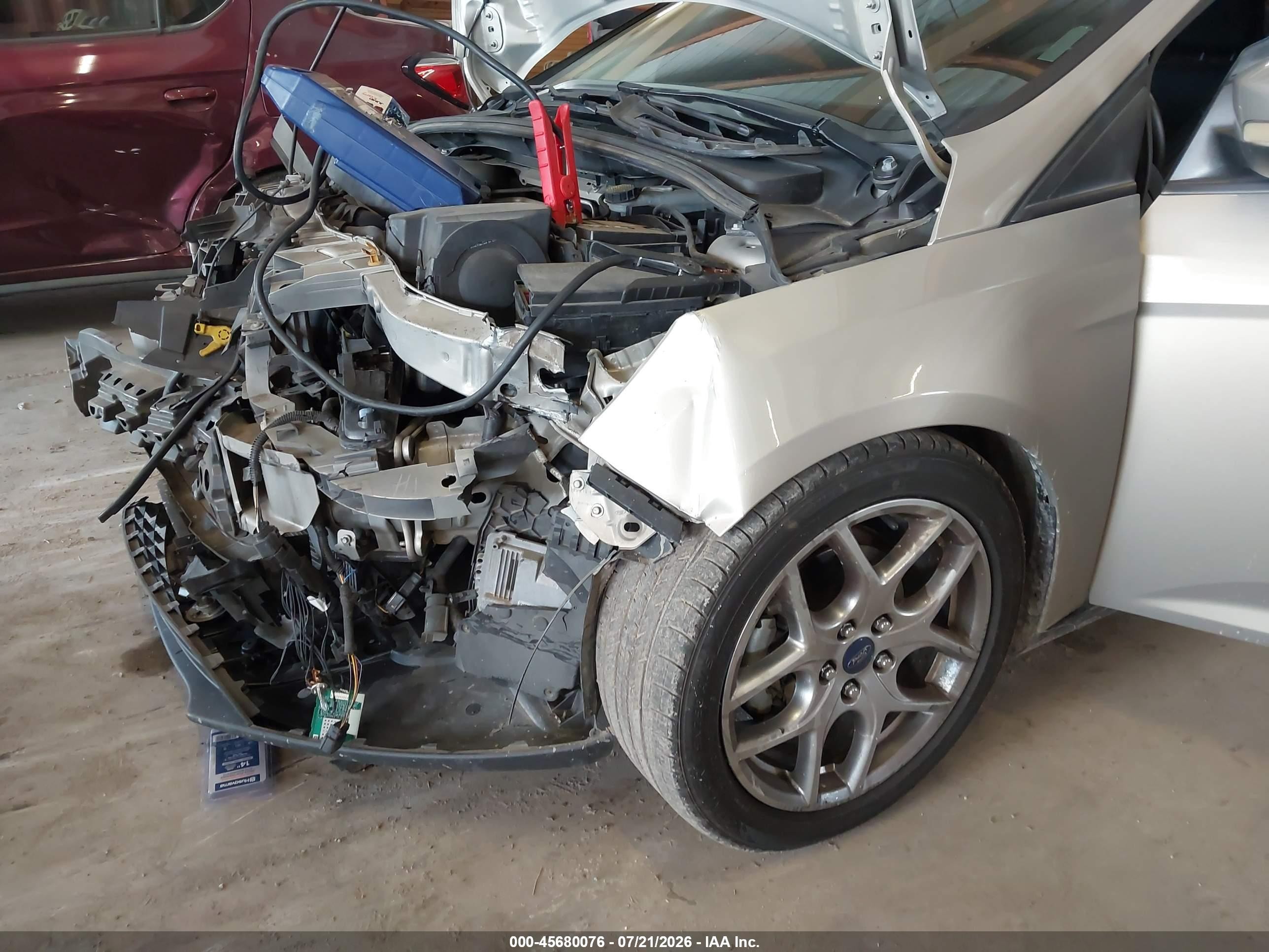 2015 Ford Focus Se Silver vin: 1FADP3K23FL386620