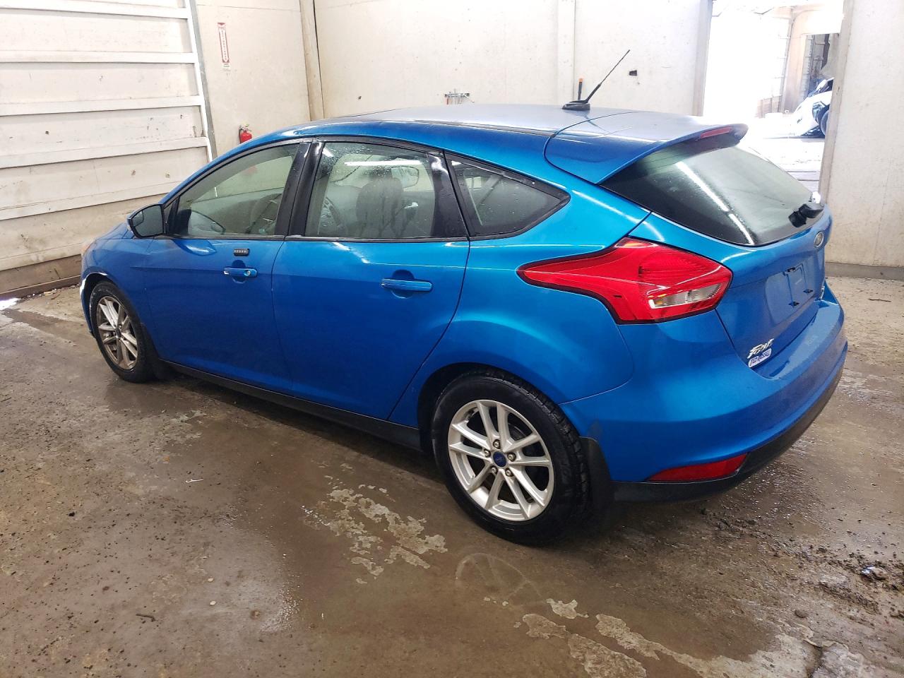 2016 Ford Focus Se Blue vin: 1FADP3K23GL201080