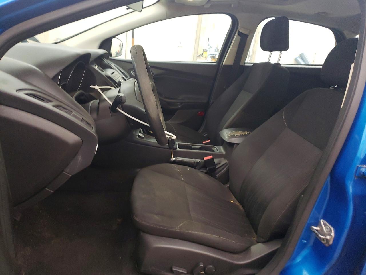 2016 Ford Focus Se Blue vin: 1FADP3K23GL201080