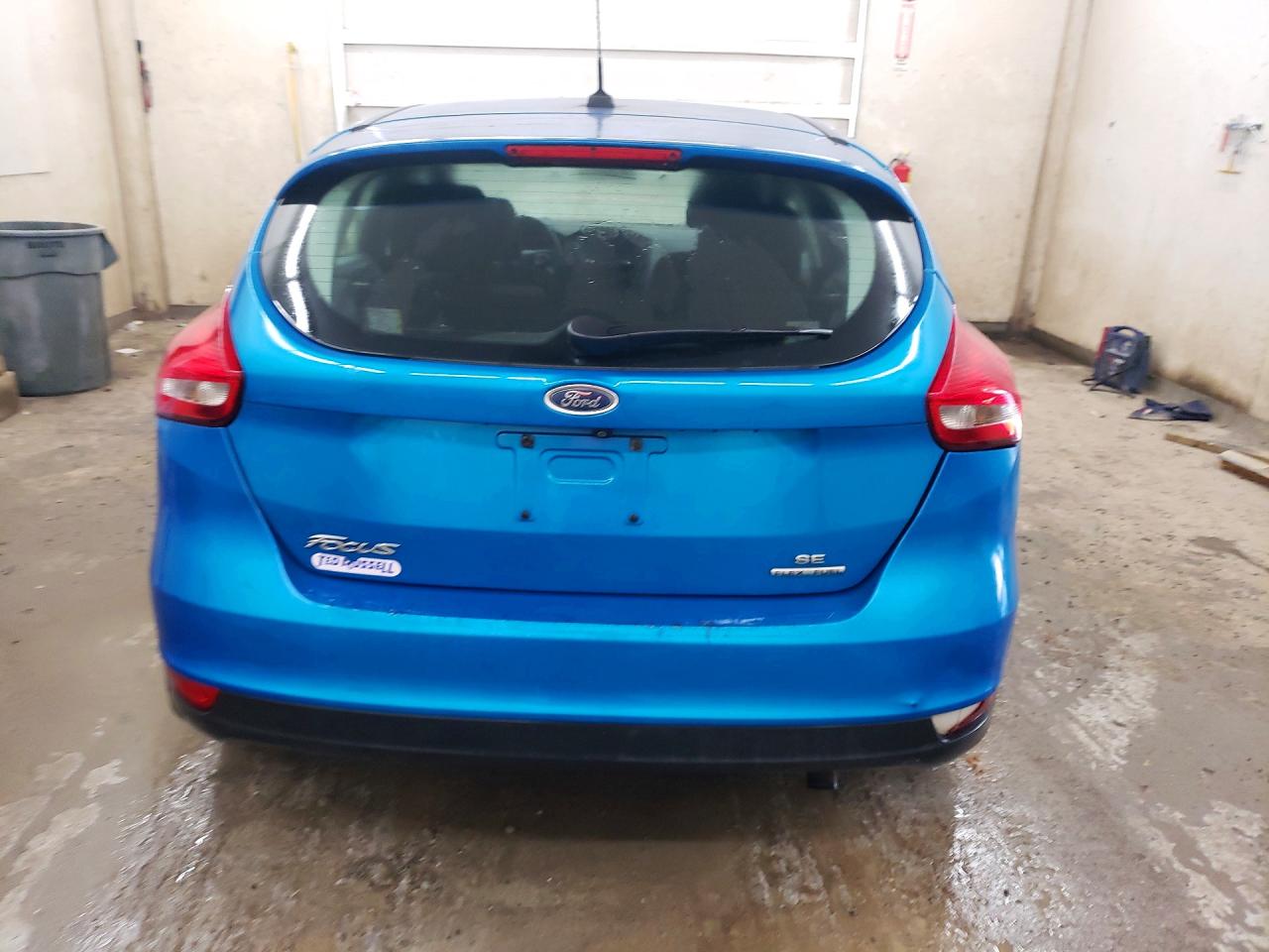 2016 Ford Focus Se Blue vin: 1FADP3K23GL201080
