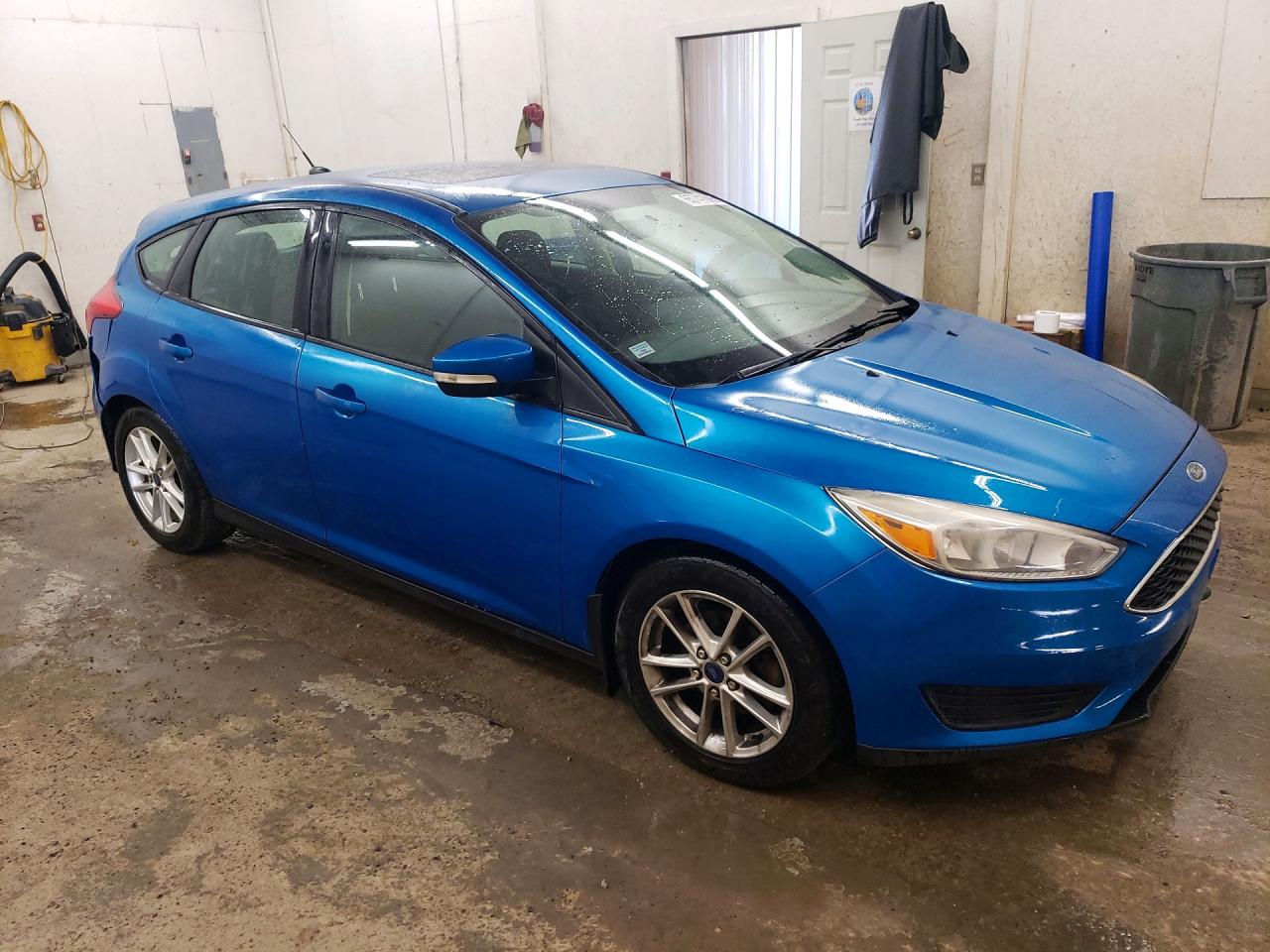 2016 Ford Focus Se Blue vin: 1FADP3K23GL201080