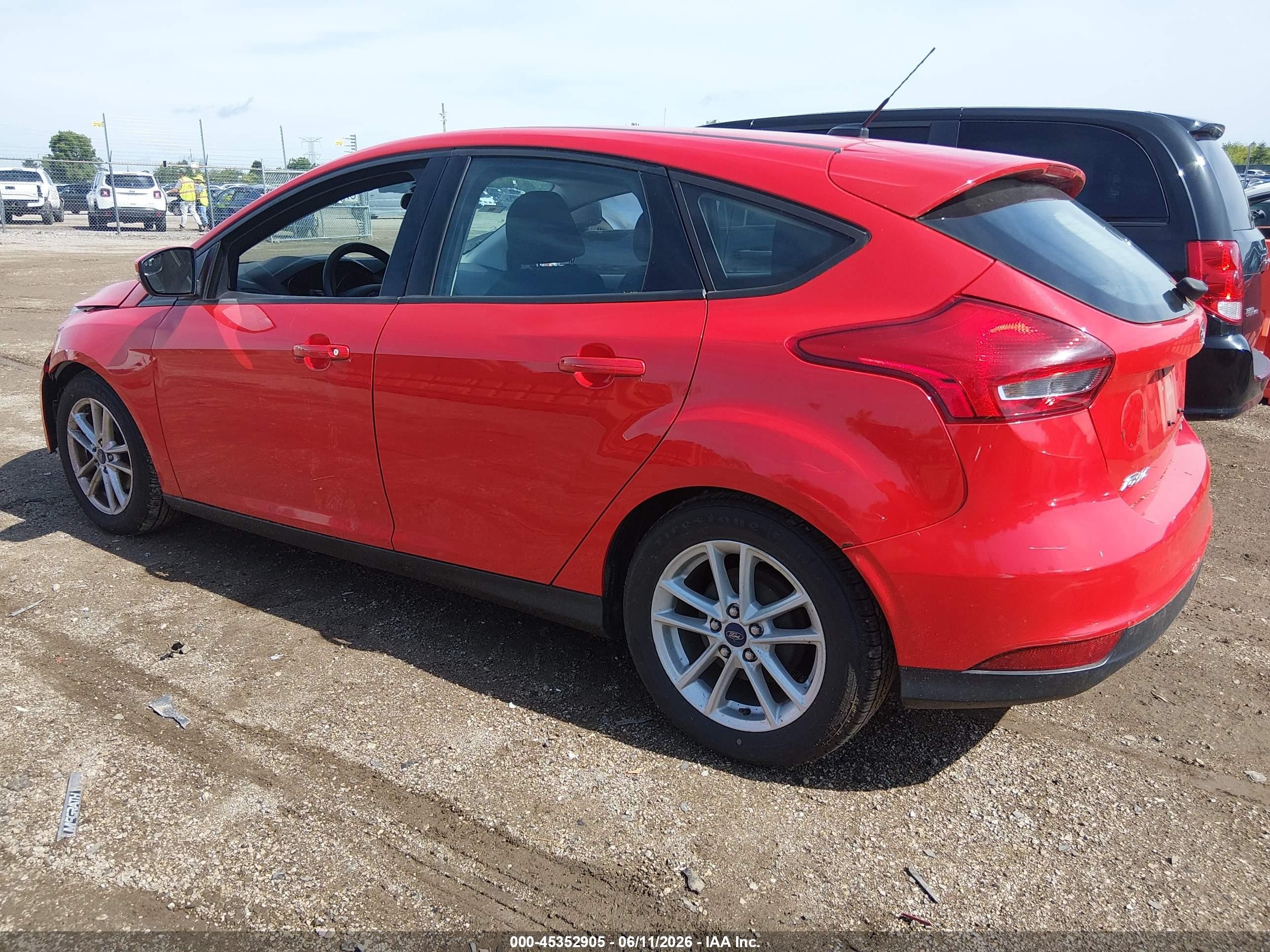 2016 Ford Focus Se Red vin: 1FADP3K23GL213830