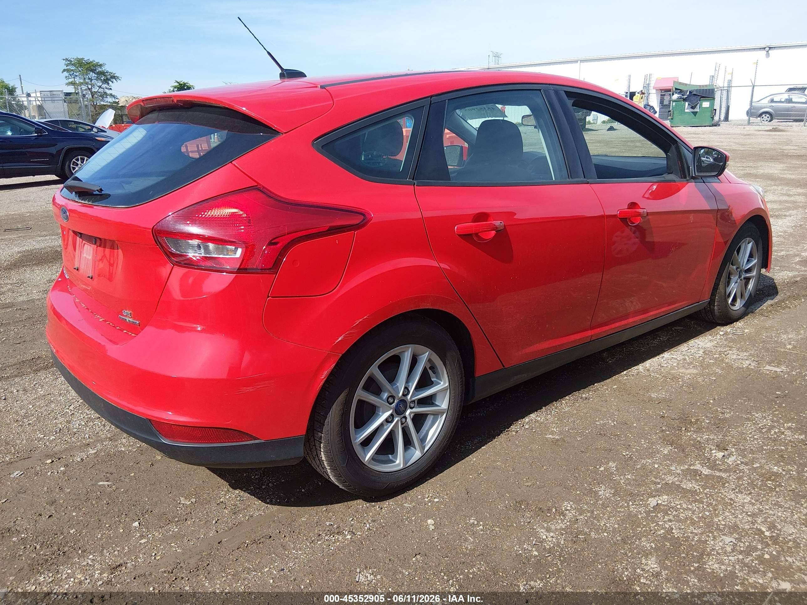 2016 Ford Focus Se Red vin: 1FADP3K23GL213830
