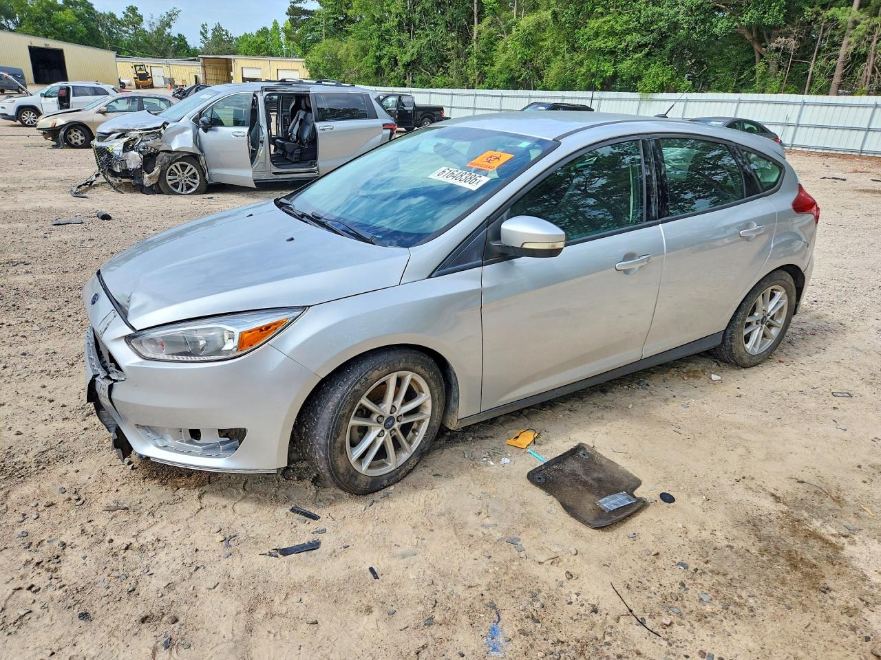 2016 Ford Focus Se Silver vin: 1FADP3K23GL242325