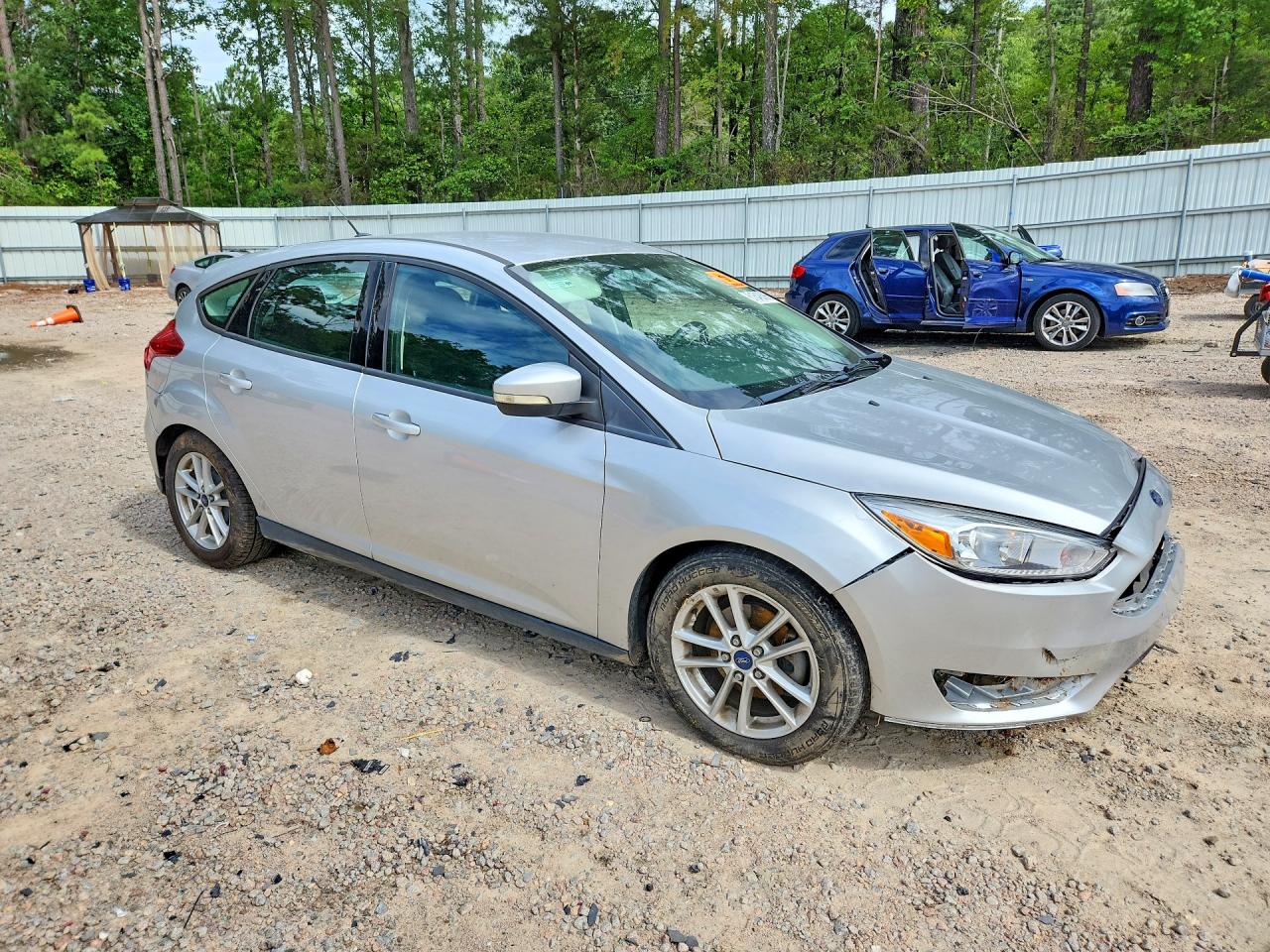 2016 Ford Focus Se Silver vin: 1FADP3K23GL242325