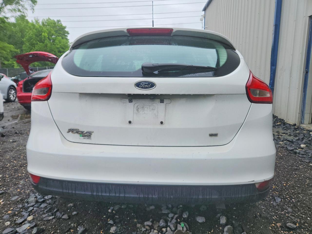 2016 Ford Focus Se White vin: 1FADP3K23GL339041