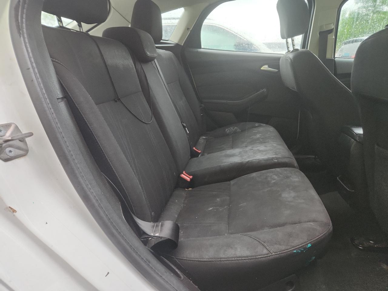 2016 Ford Focus Se White vin: 1FADP3K23GL339041 Damage: Left Rear Seat, Stained, Permanent
