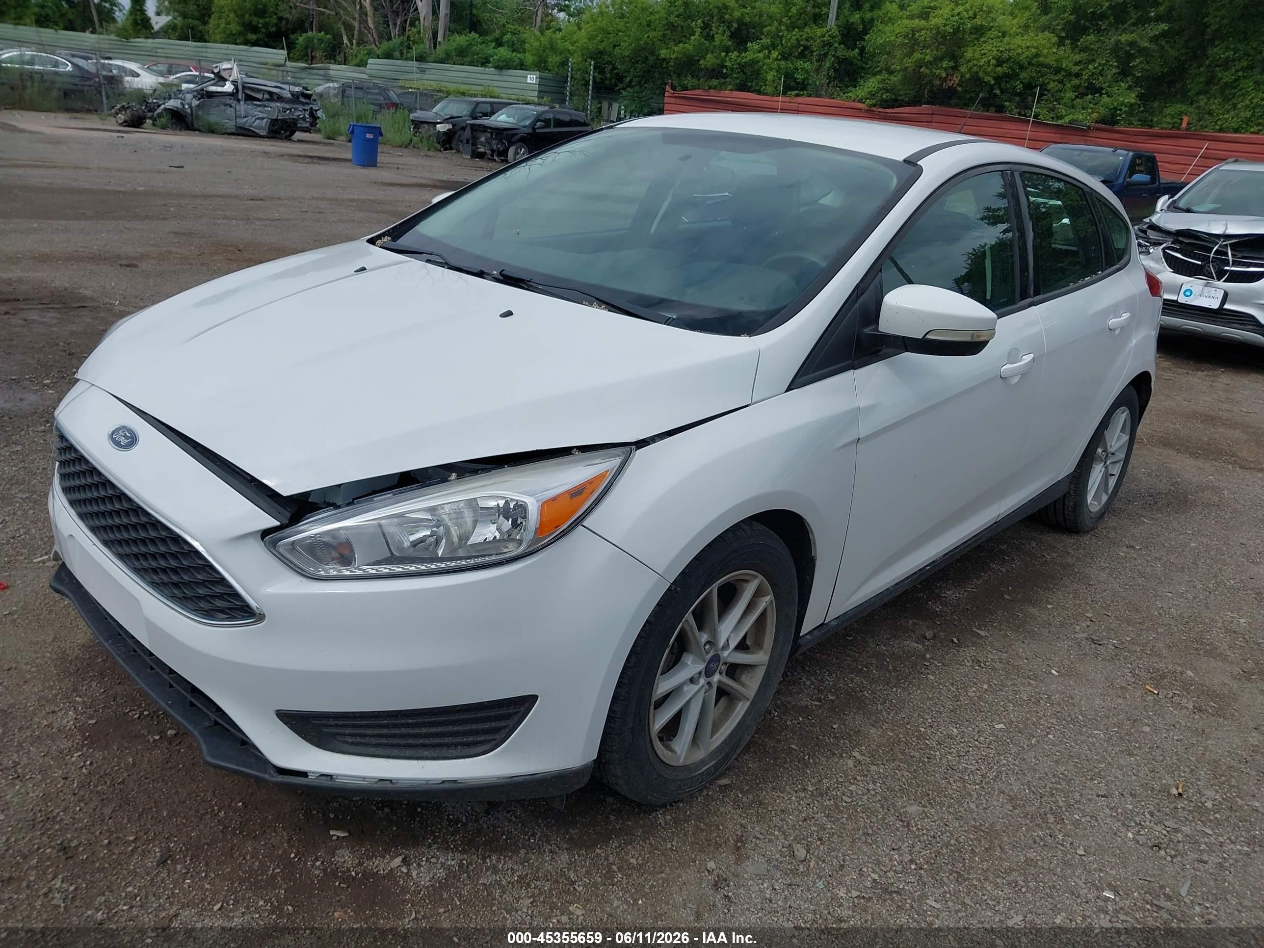2017 Ford Focus Se White vin: 1FADP3K23HL299092
