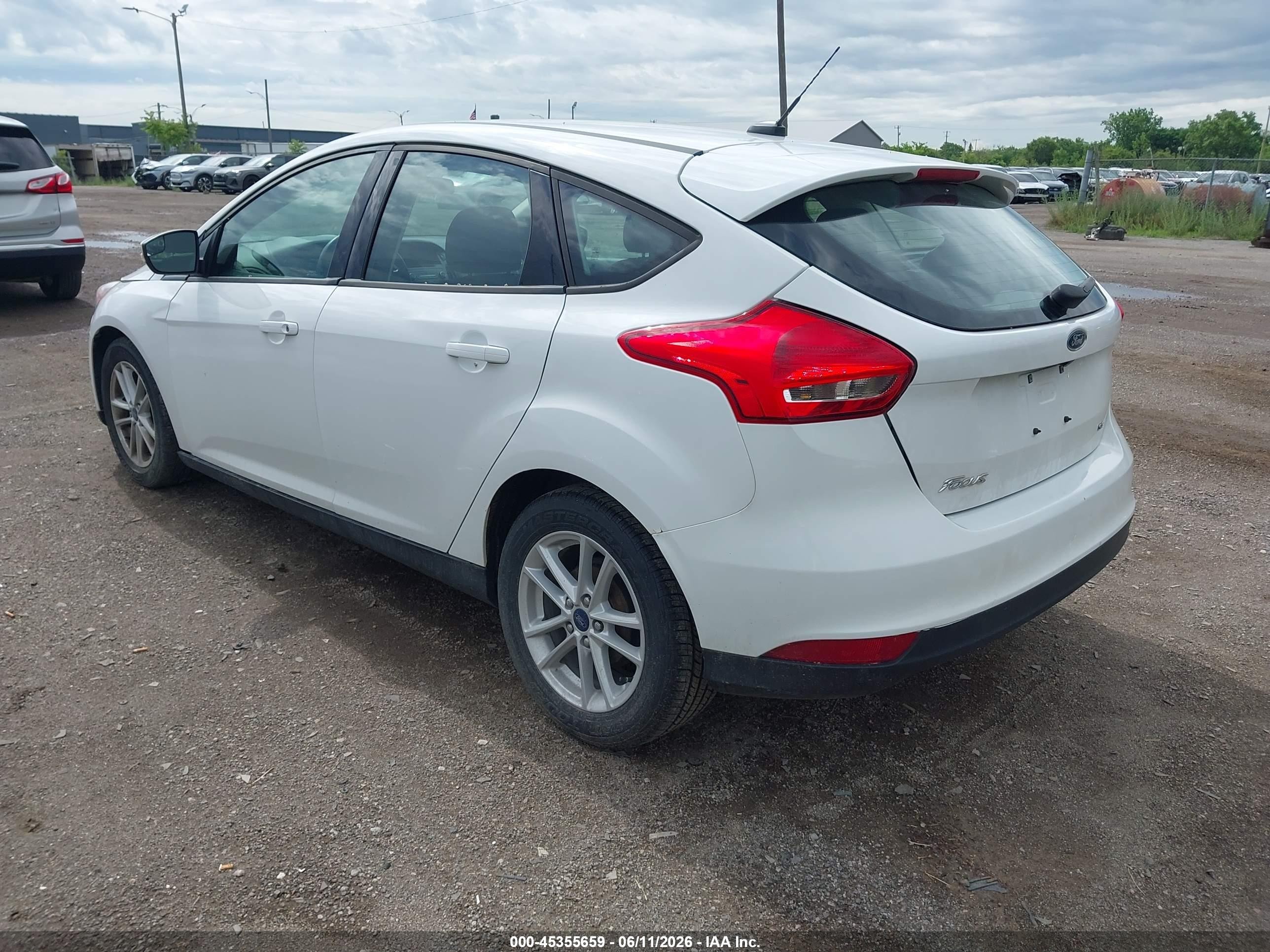 2017 Ford Focus Se White vin: 1FADP3K23HL299092