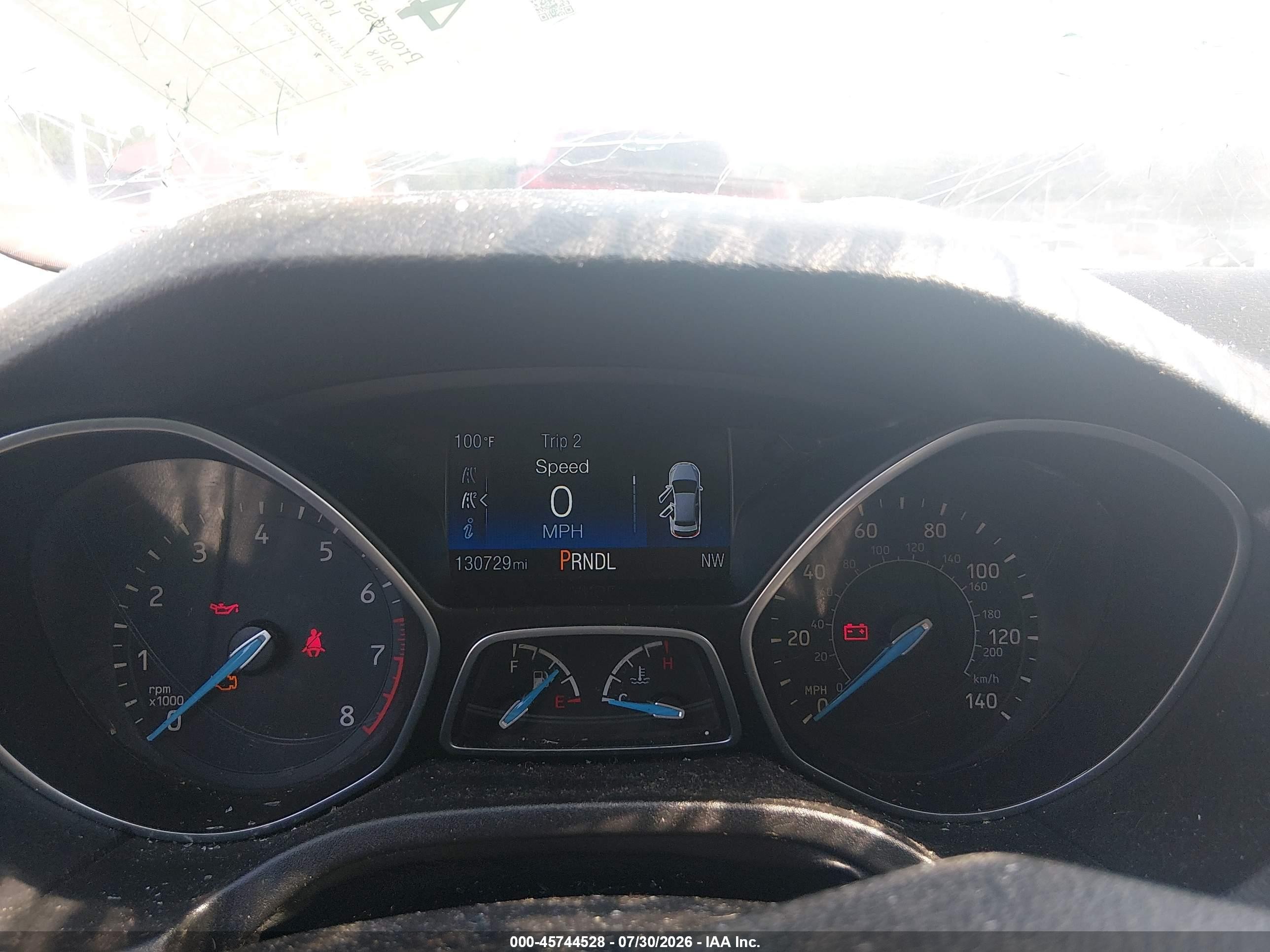 2018 Ford Focus Se Gray vin: 1FADP3K23JL212393