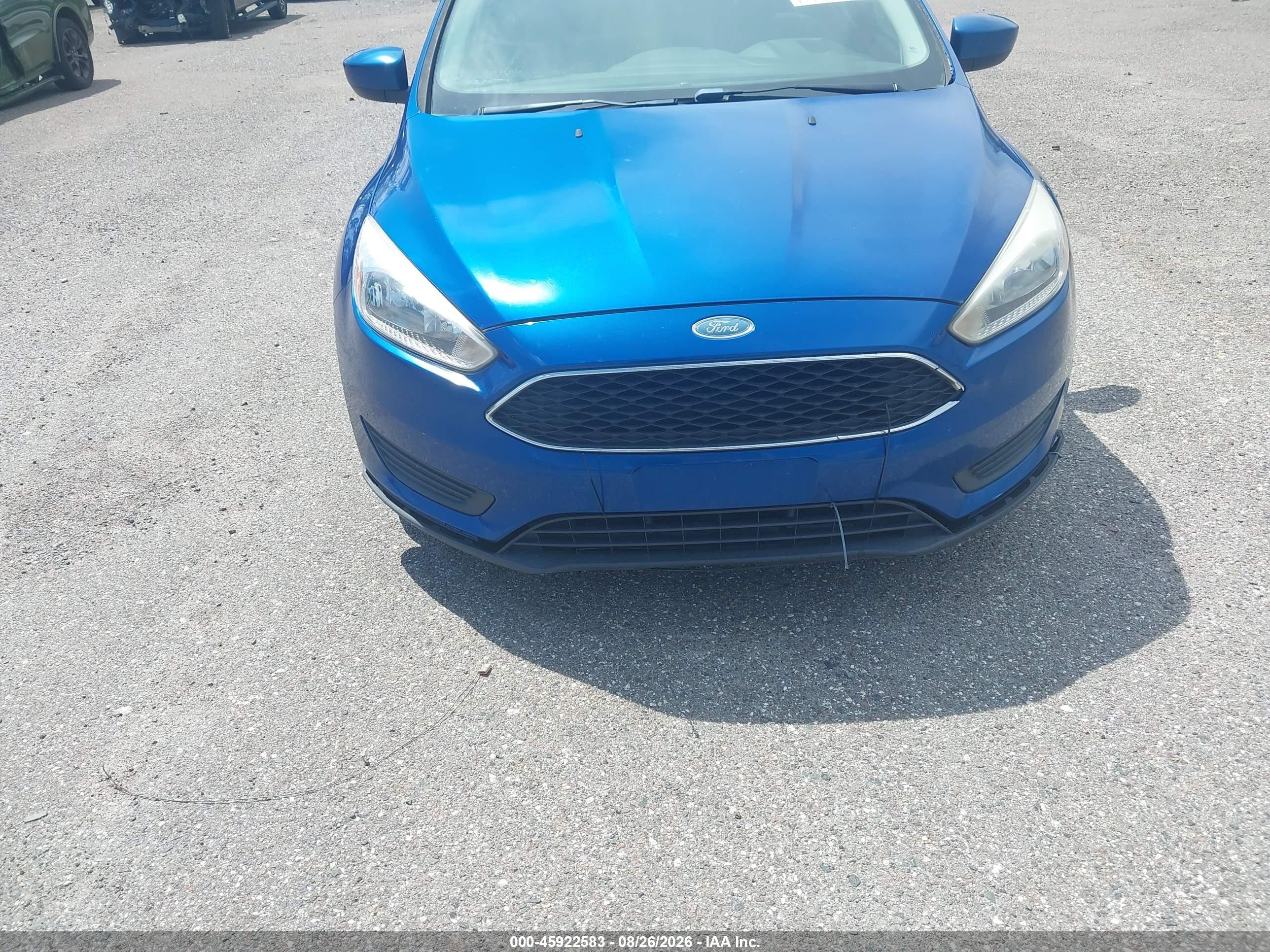 2018 Ford Focus Se Blue vin: 1FADP3K23JL220574