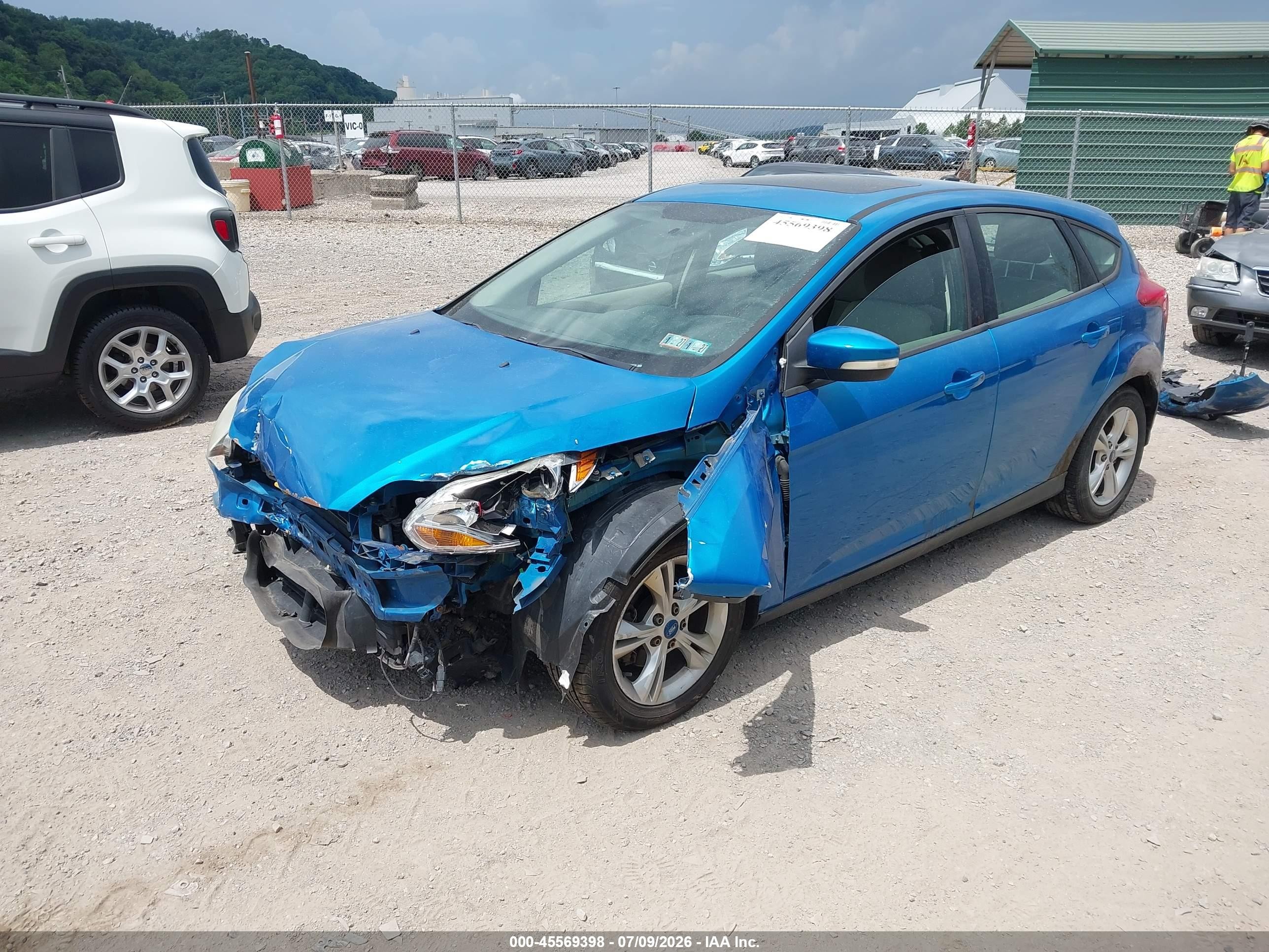 2013 Ford Focus Se Blue vin: 1FADP3K24DL105373