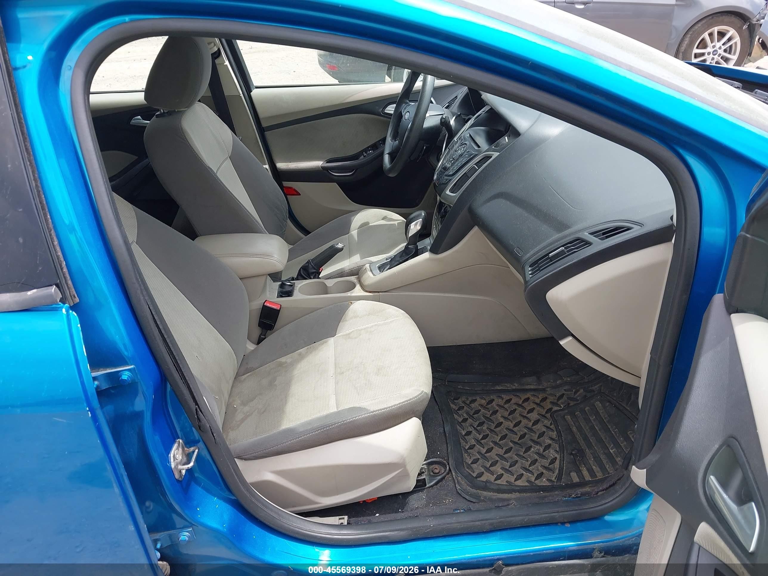 2013 Ford Focus Se Blue vin: 1FADP3K24DL105373