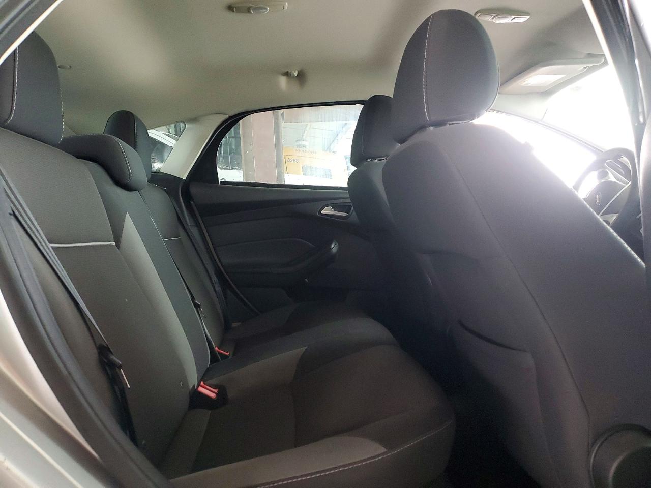 2013 Ford Focus Se Silver vin: 1FADP3K24DL155674