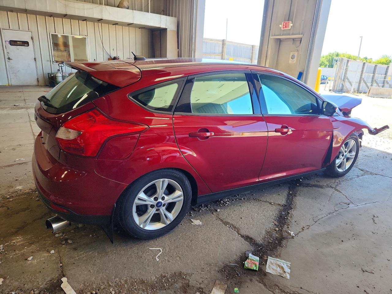2013 Ford Focus Se Красный vin: 1FADP3K24DL261011