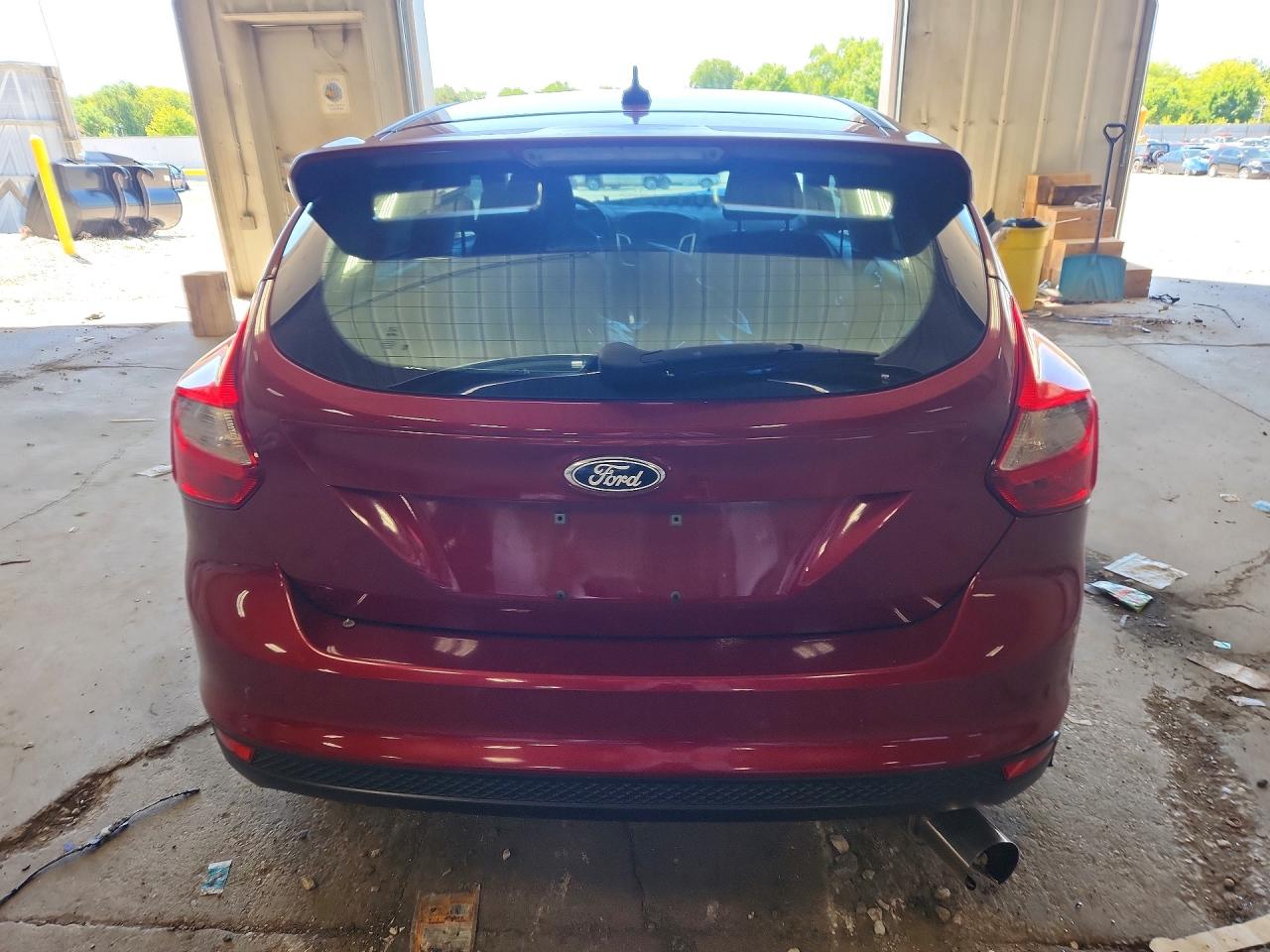 2013 Ford Focus Se Красный vin: 1FADP3K24DL261011