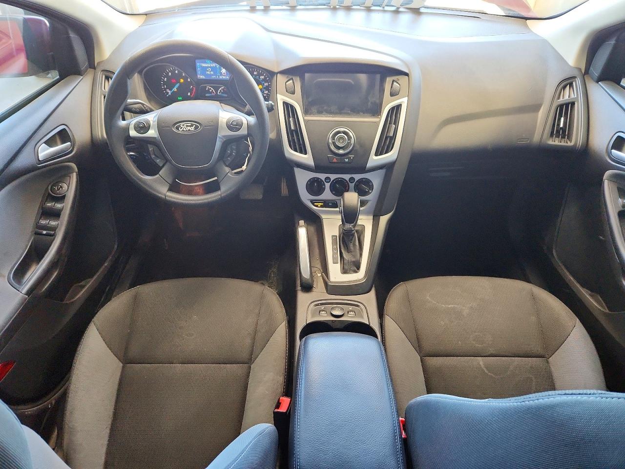 2013 Ford Focus Se Красный vin: 1FADP3K24DL261011