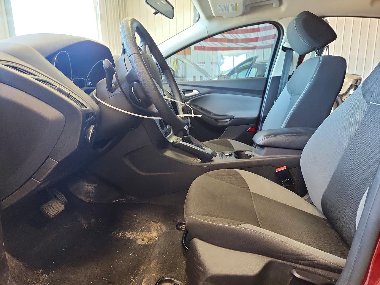 2013 Ford Focus Se Красный vin: 1FADP3K24DL261011