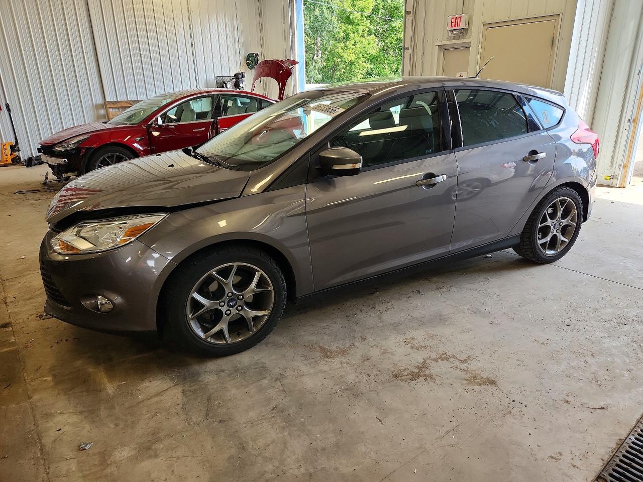 2013 Ford Focus Se Gray vin: 1FADP3K24DL263812
