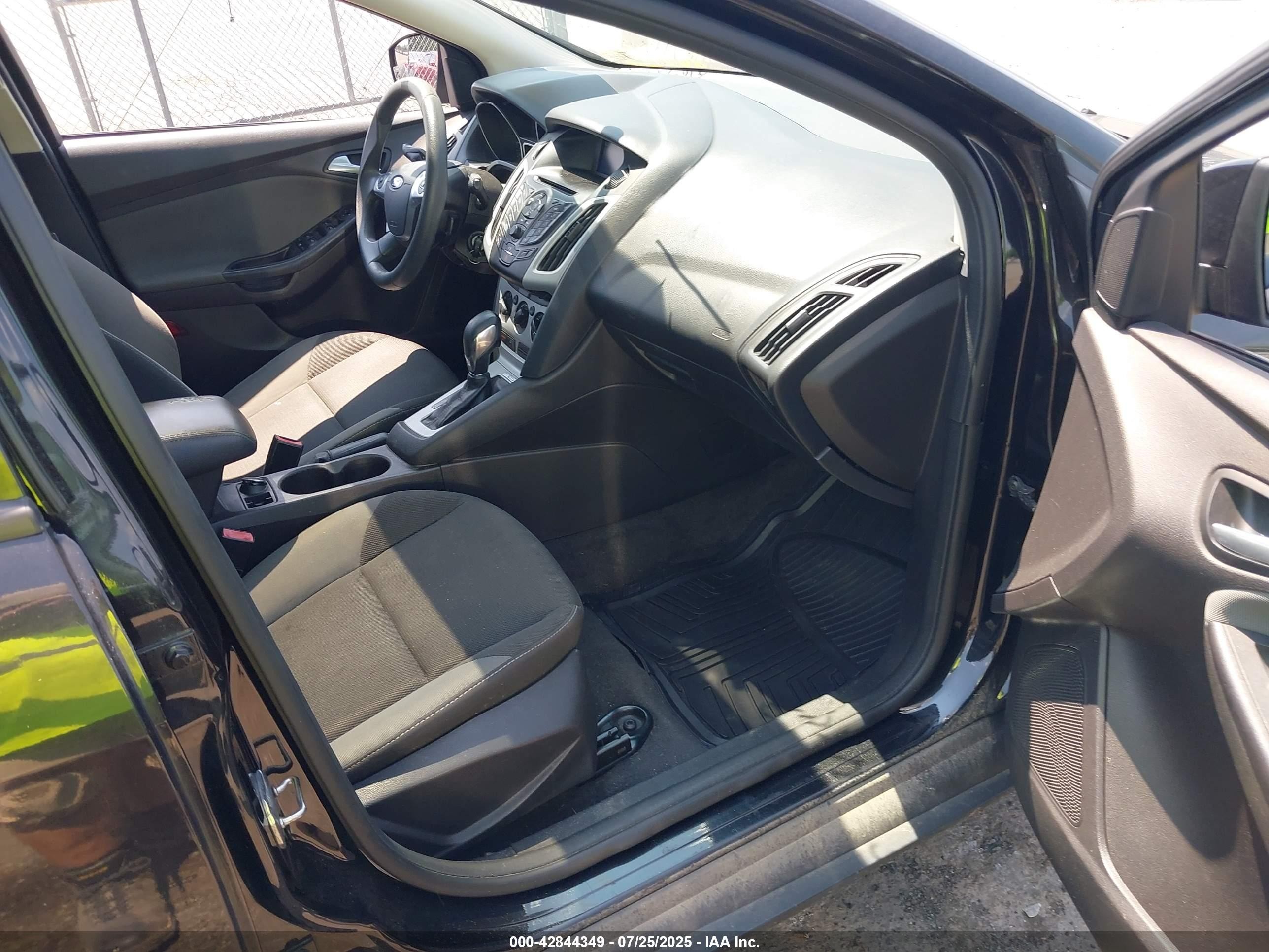 2013 Ford Focus Se Черный vin: 1FADP3K24DL265415