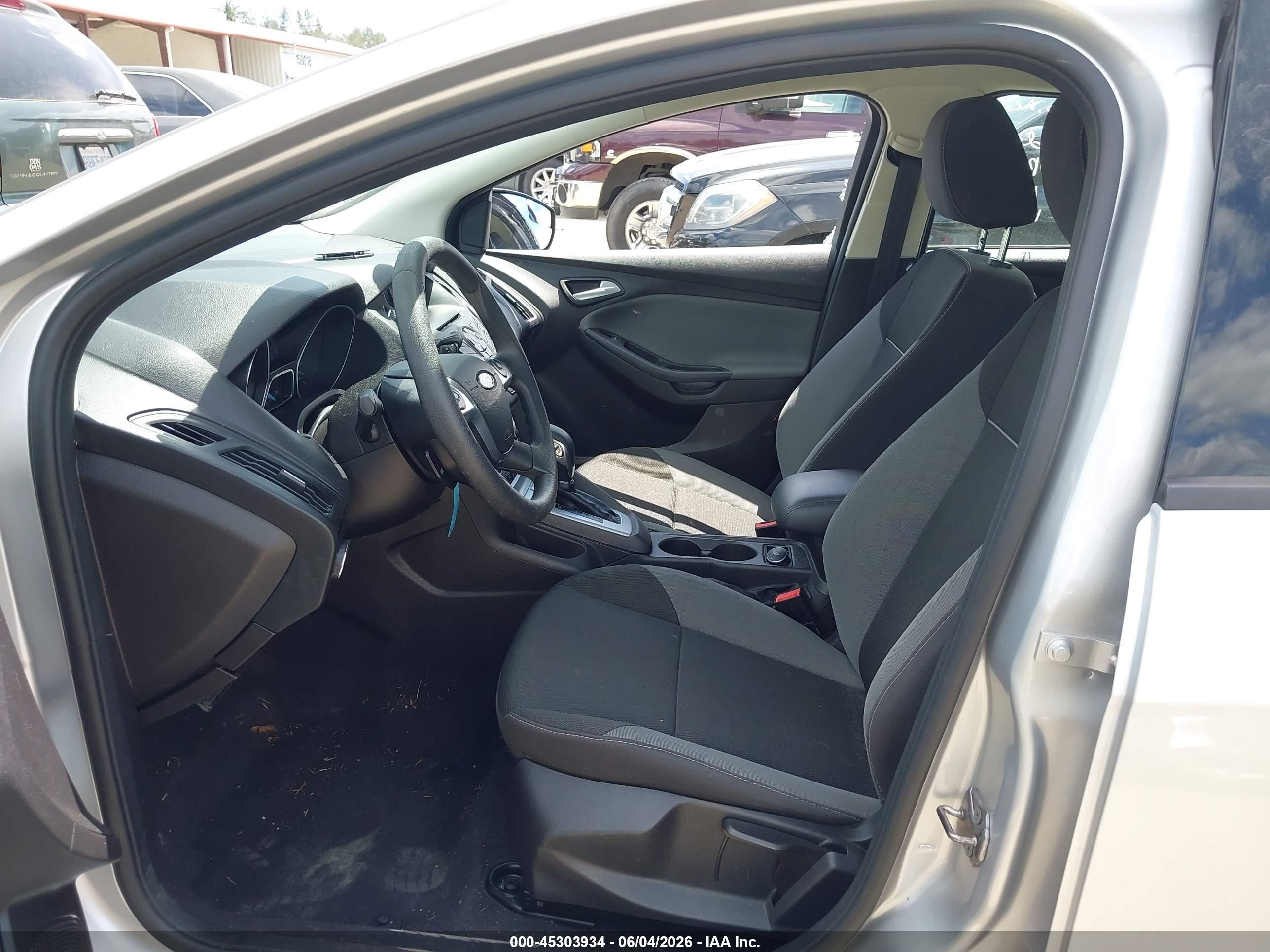 2013 Ford Focus Se Silver vin: 1FADP3K24DL271618
