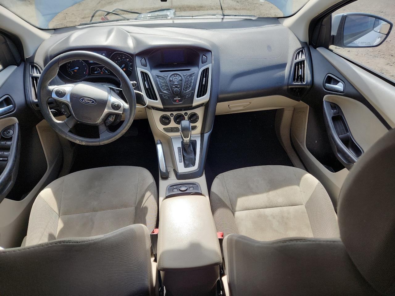 2013 Ford Focus Se Белый vin: 1FADP3K24DL277564 Damage: Right Front Seat Cushion, Stained, Permanent