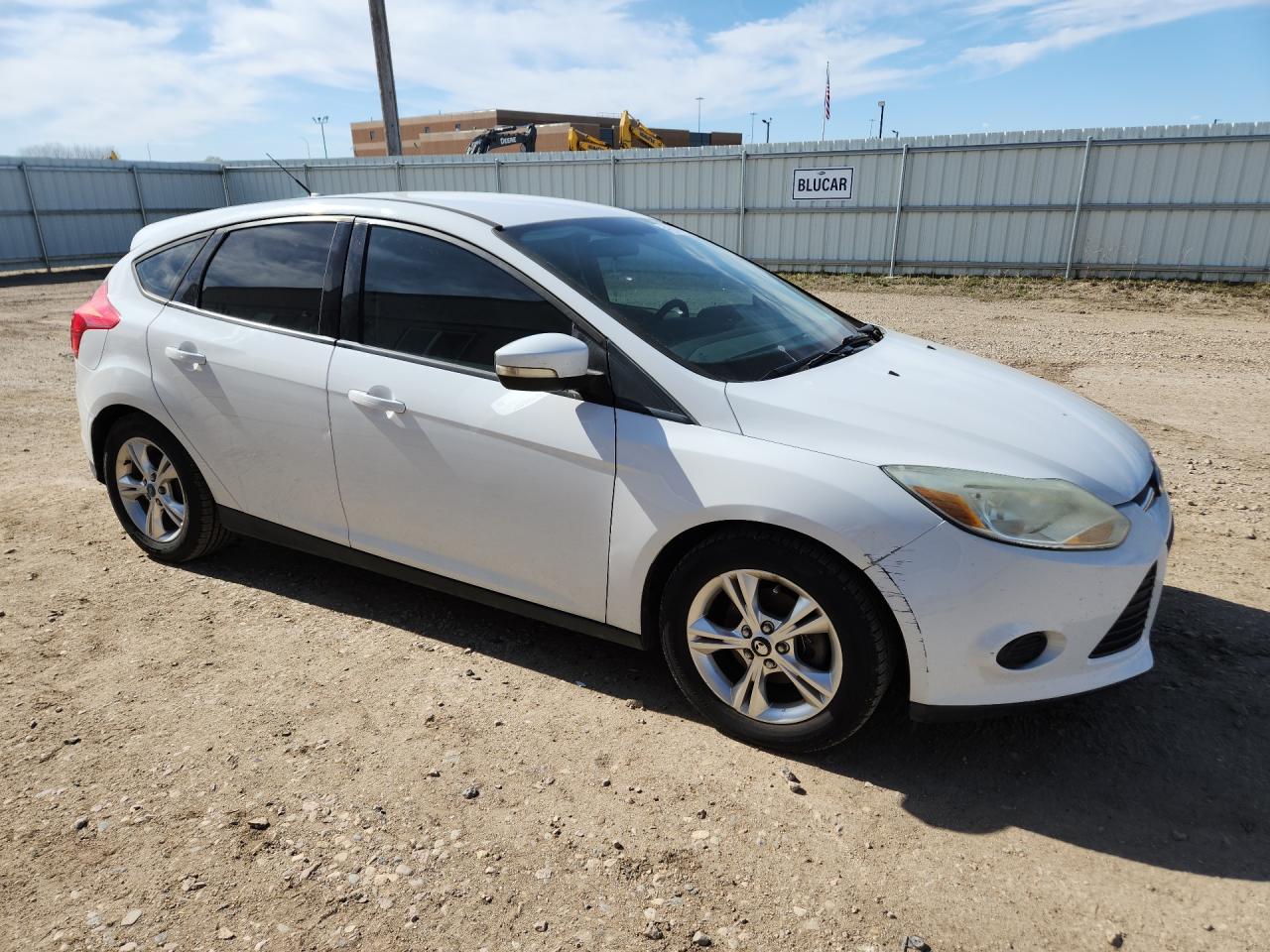 2013 Ford Focus Se Белый vin: 1FADP3K24DL277564 Damage: Right Rear Door, Dent(S) W/ Paint Dmg, 1 To 2 Inches