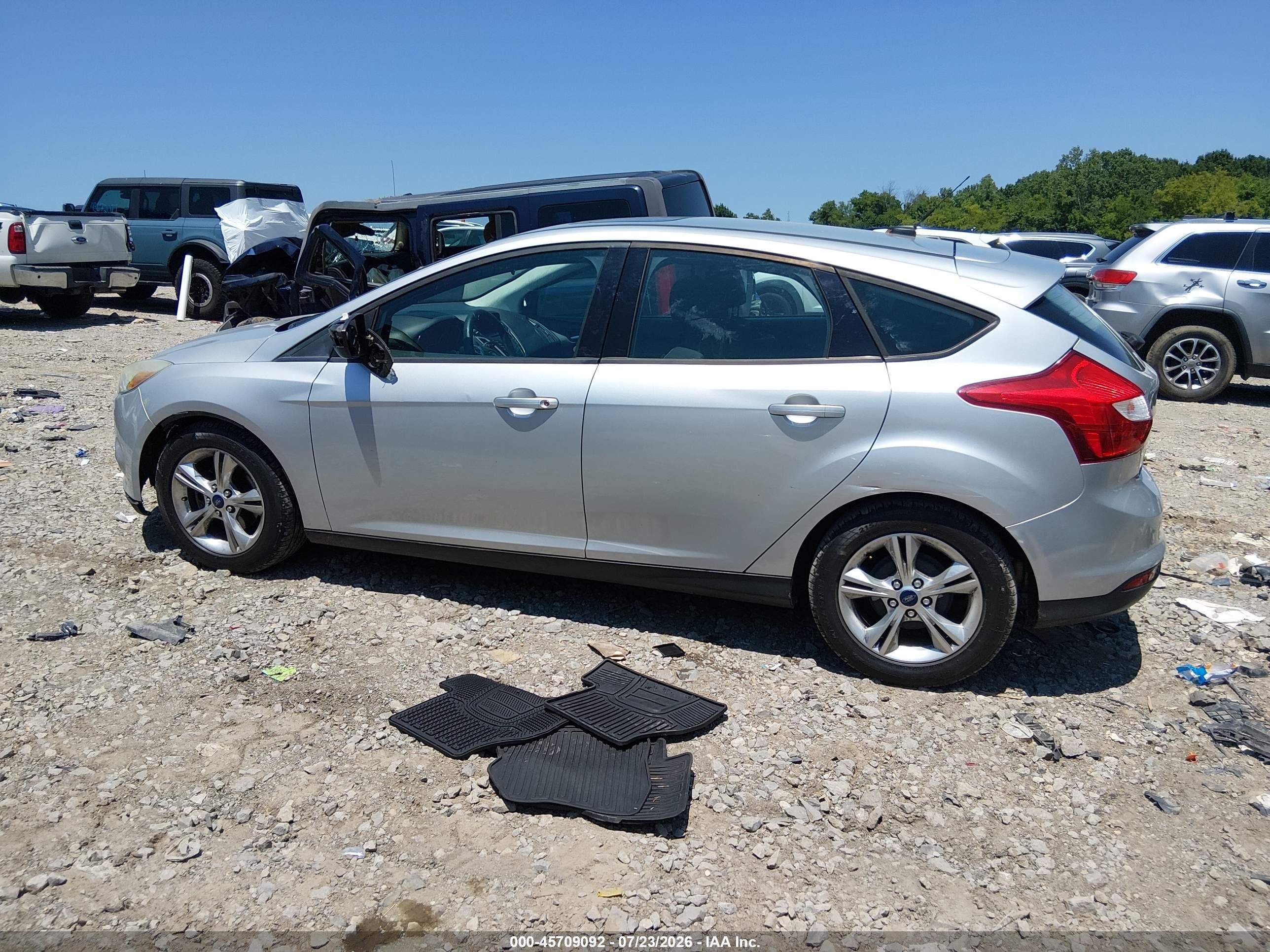 2013 Ford Focus Se Silver vin: 1FADP3K24DL335026