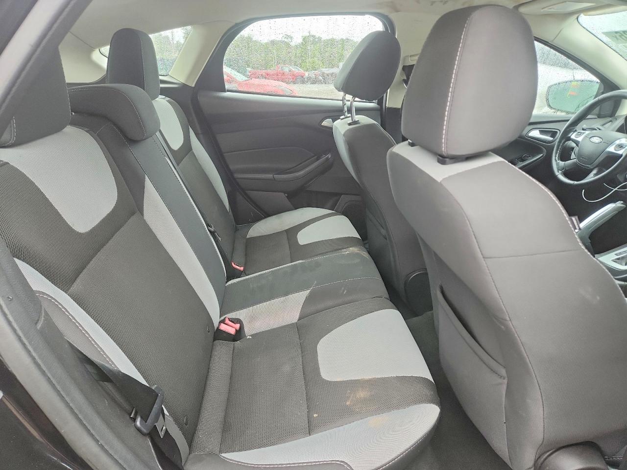2014 Ford Focus Se Черный vin: 1FADP3K24EL102474