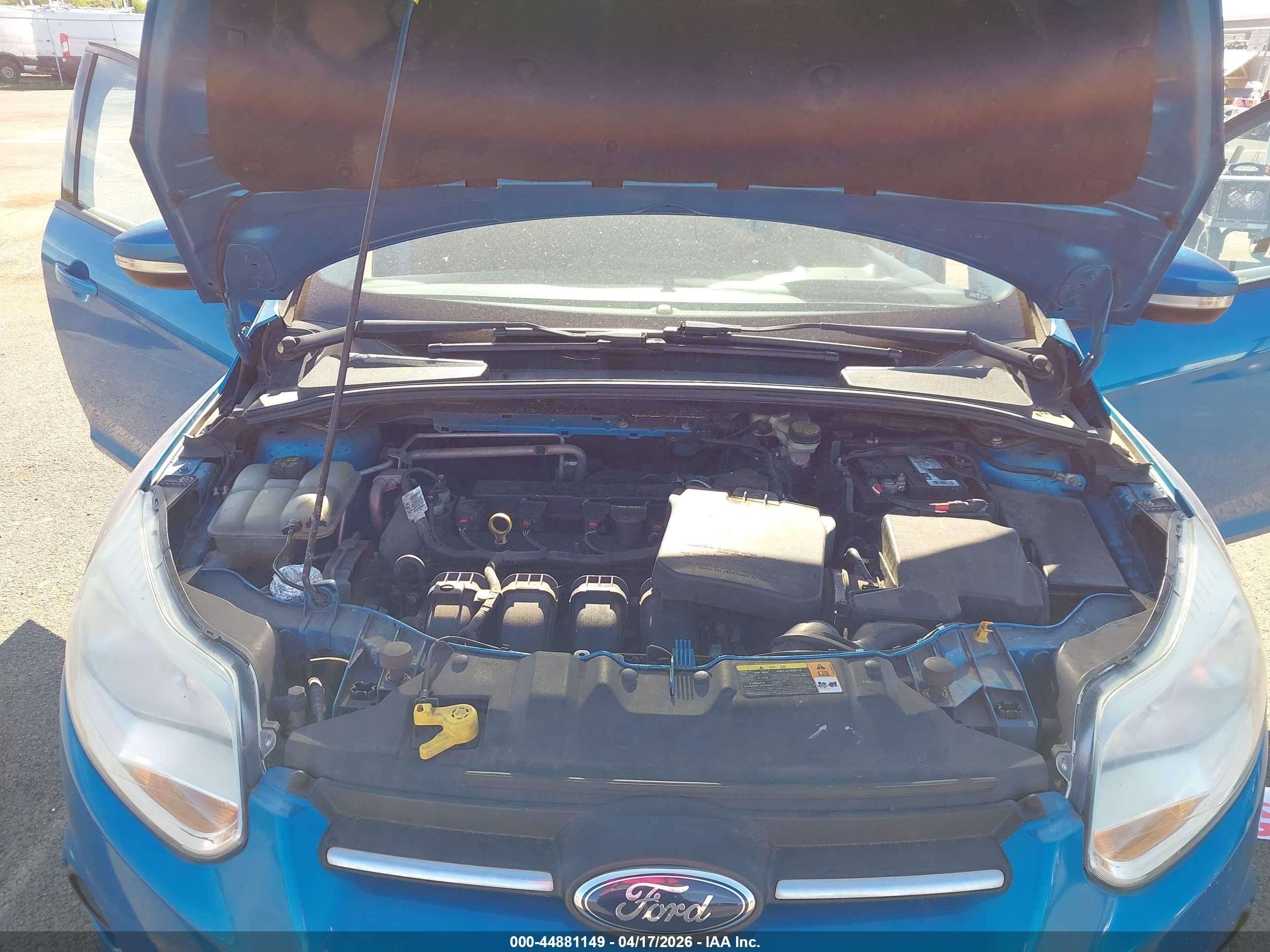 2014 Ford Focus Se Blue vin: 1FADP3K24EL112339