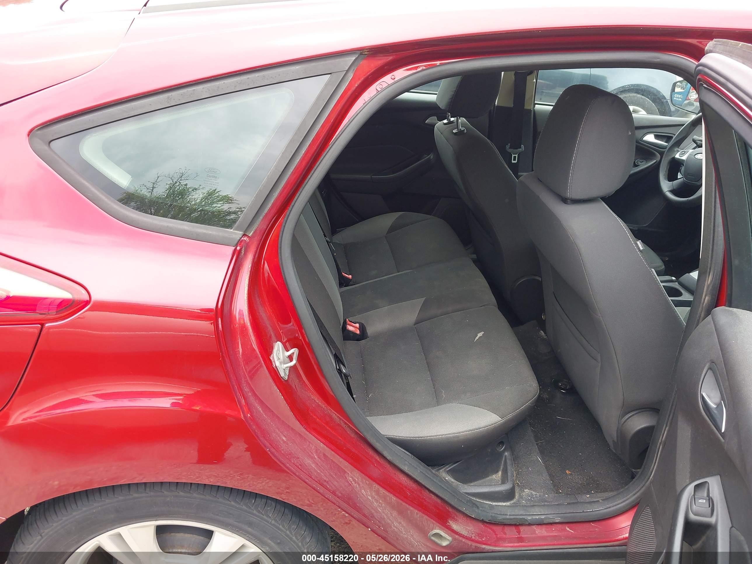 2014 Ford Focus Se Maroon vin: 1FADP3K24EL116410
