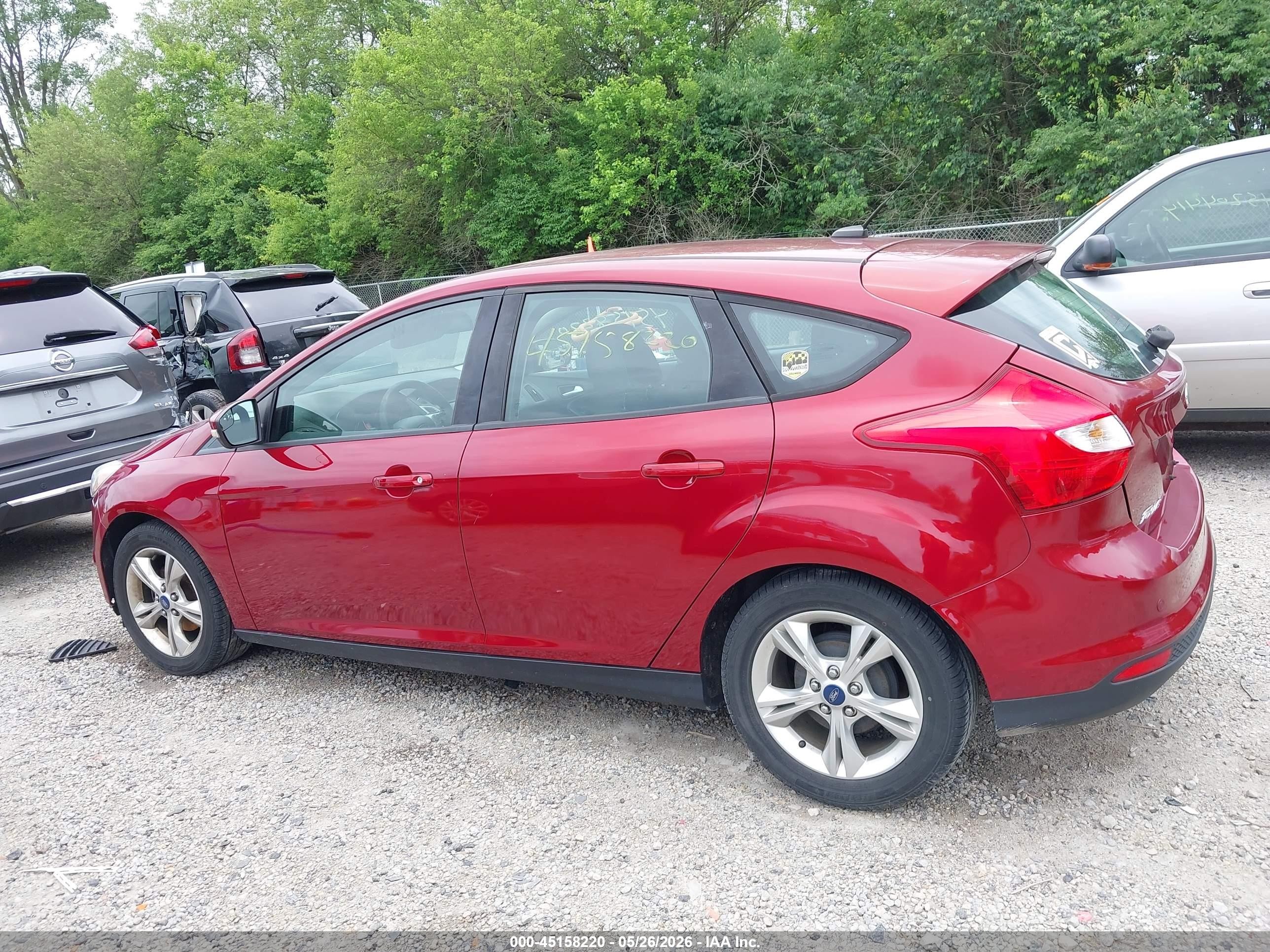 2014 Ford Focus Se Maroon vin: 1FADP3K24EL116410