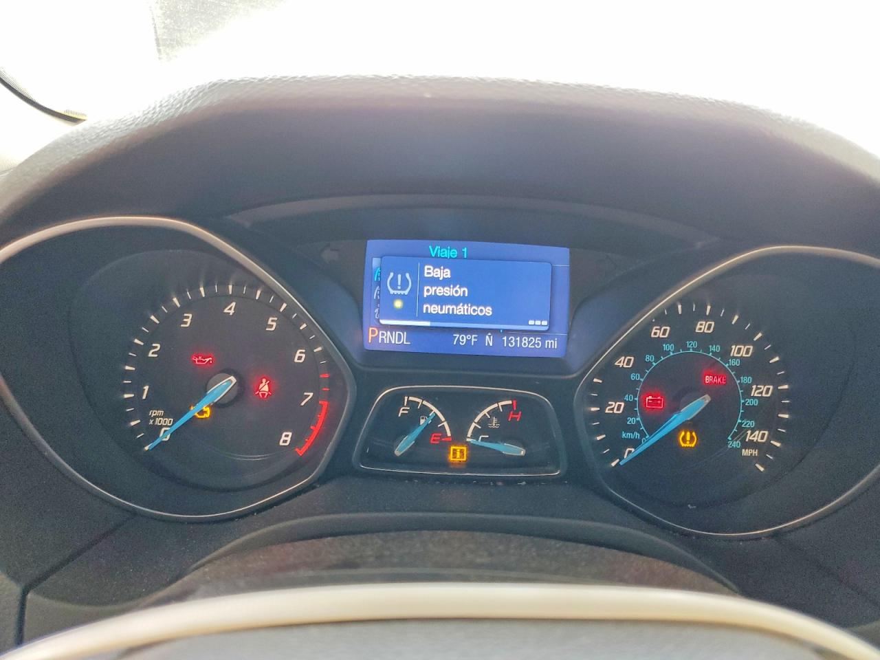 2014 Ford Focus Se Silver vin: 1FADP3K24EL122725