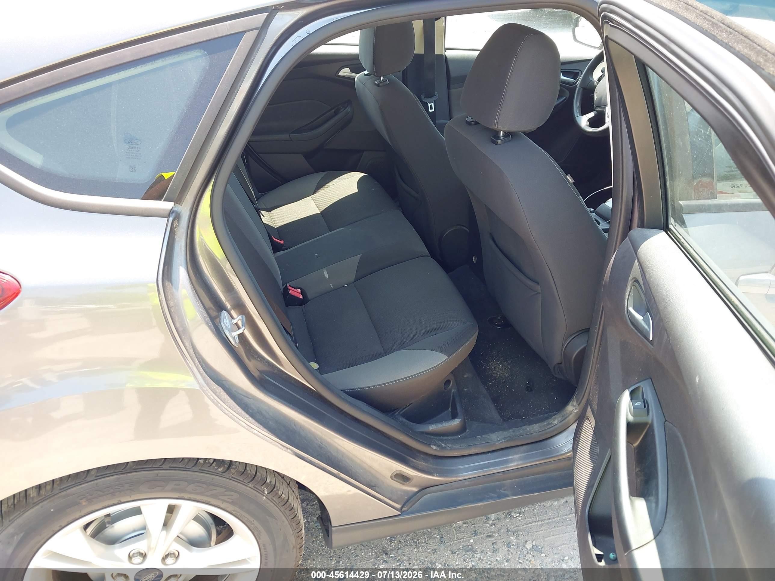 2014 Ford Focus Se Gray vin: 1FADP3K24EL125835