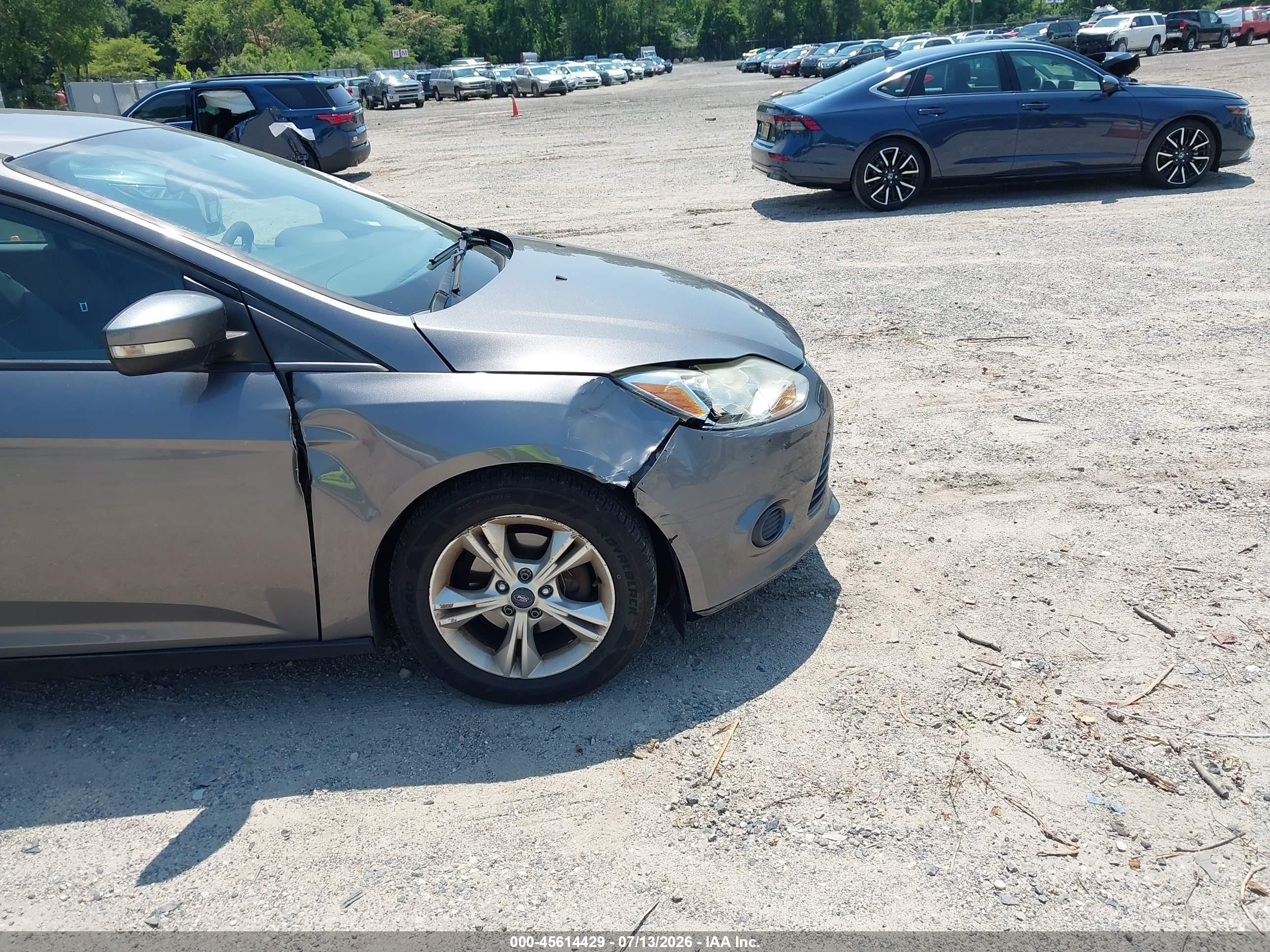2014 Ford Focus Se Gray vin: 1FADP3K24EL125835