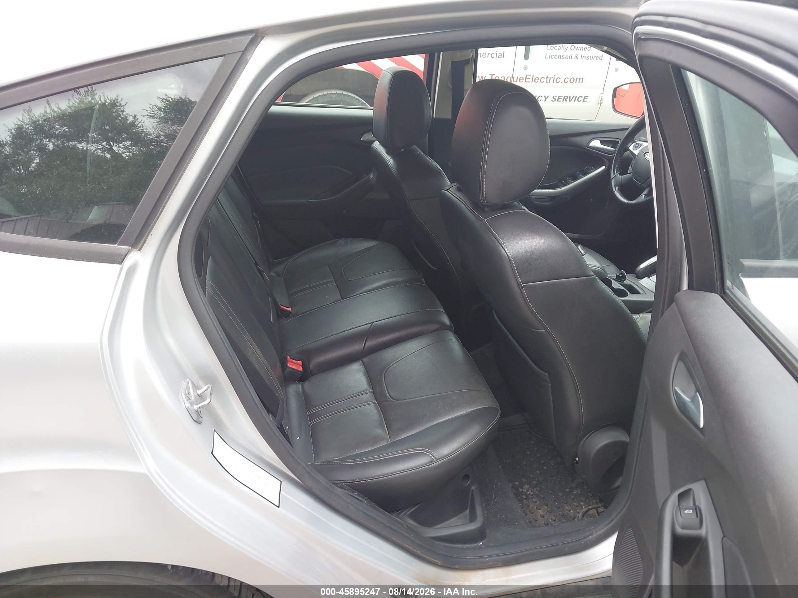 2014 Ford Focus Se Silver vin: 1FADP3K24EL151299