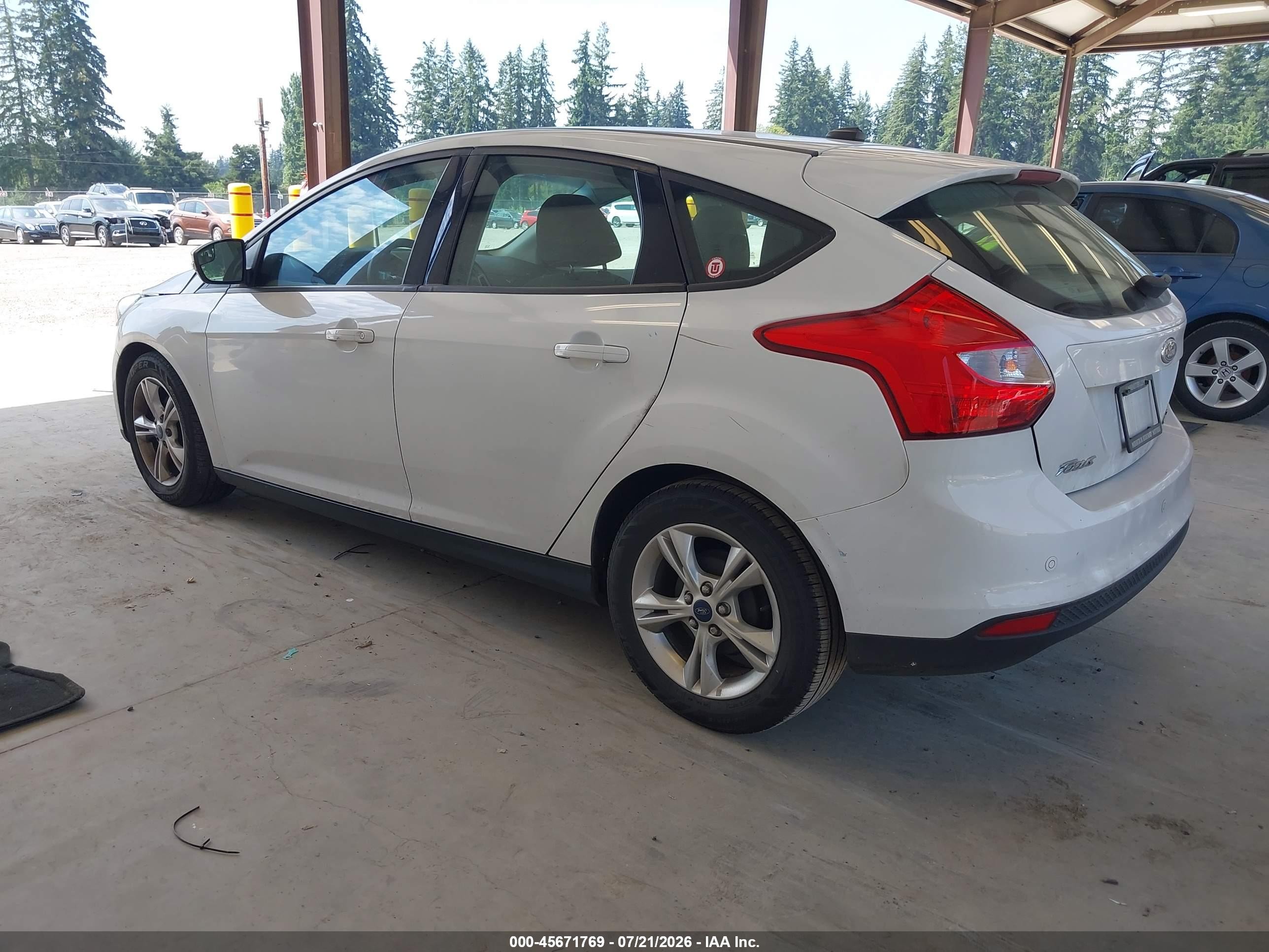 2014 Ford Focus Se White vin: 1FADP3K24EL175778