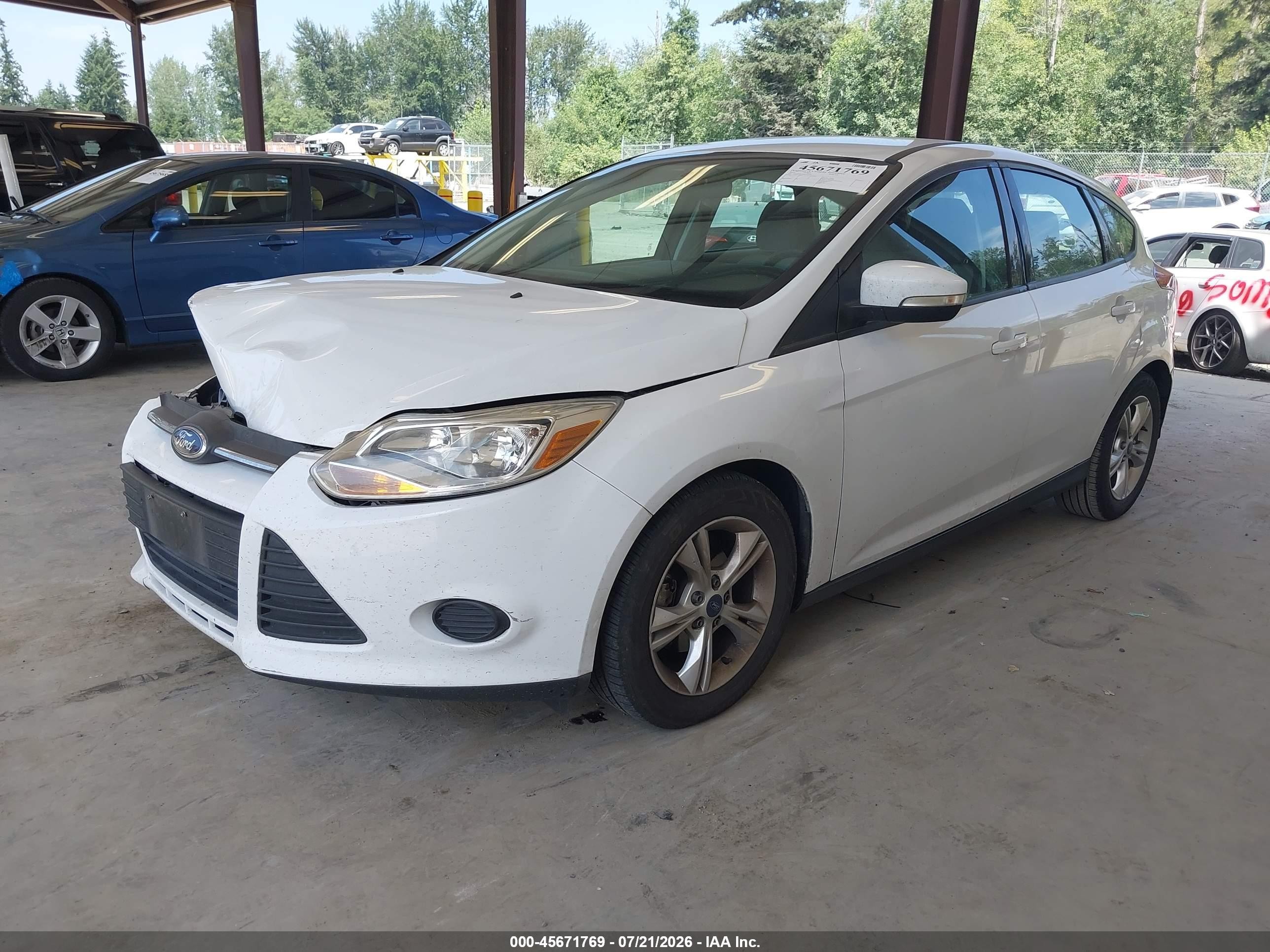 2014 Ford Focus Se White vin: 1FADP3K24EL175778