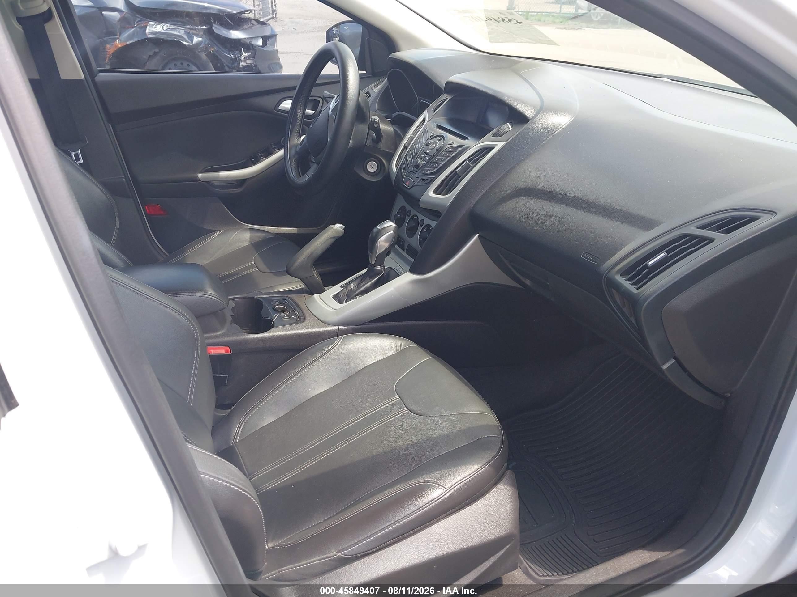 2014 Ford Focus Se White vin: 1FADP3K24EL192564