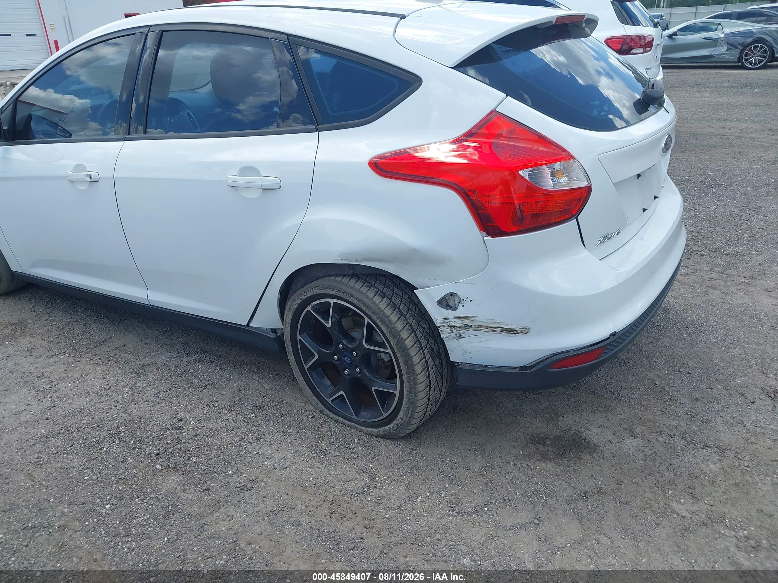 2014 Ford Focus Se White vin: 1FADP3K24EL192564