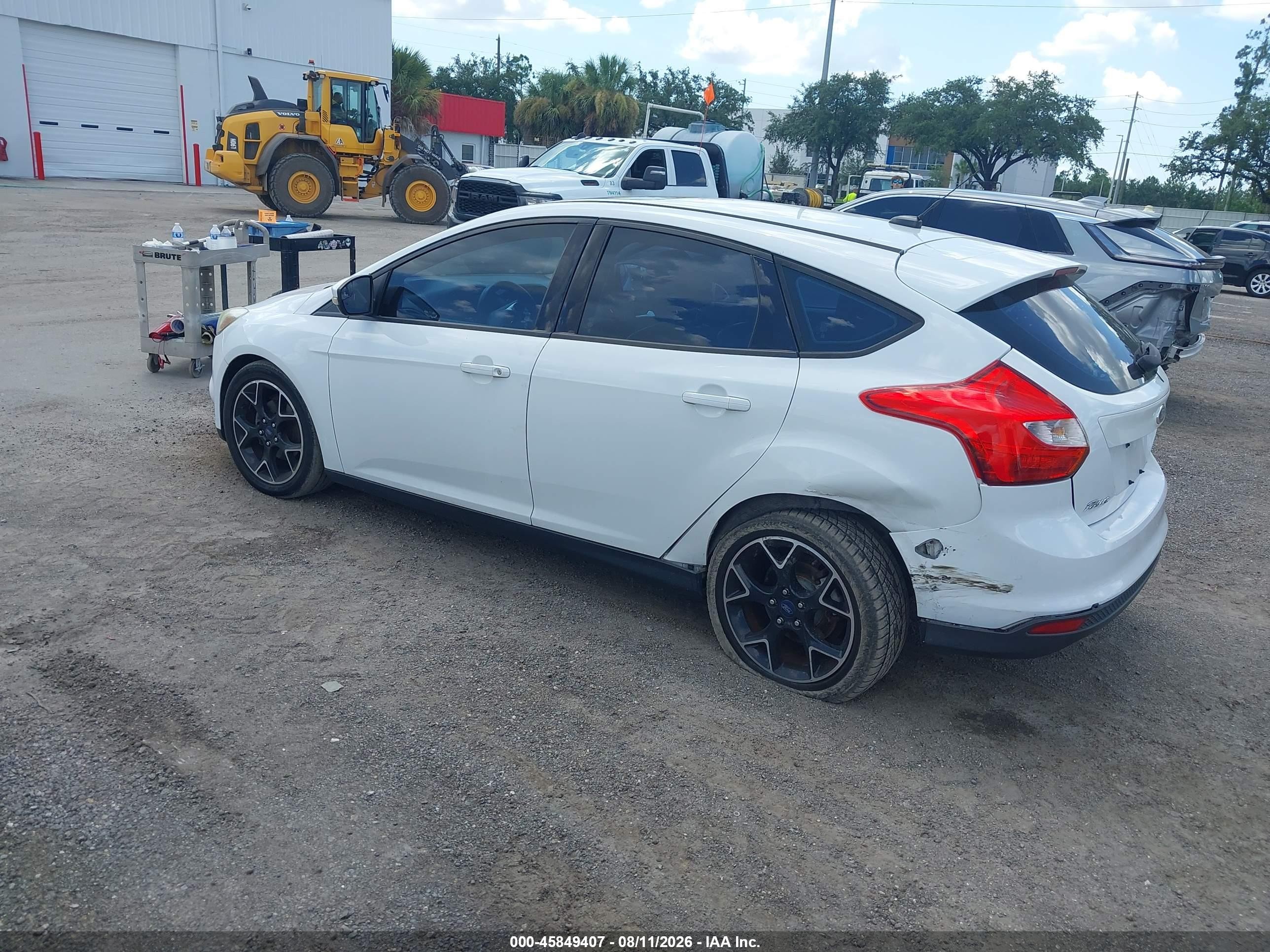2014 Ford Focus Se White vin: 1FADP3K24EL192564