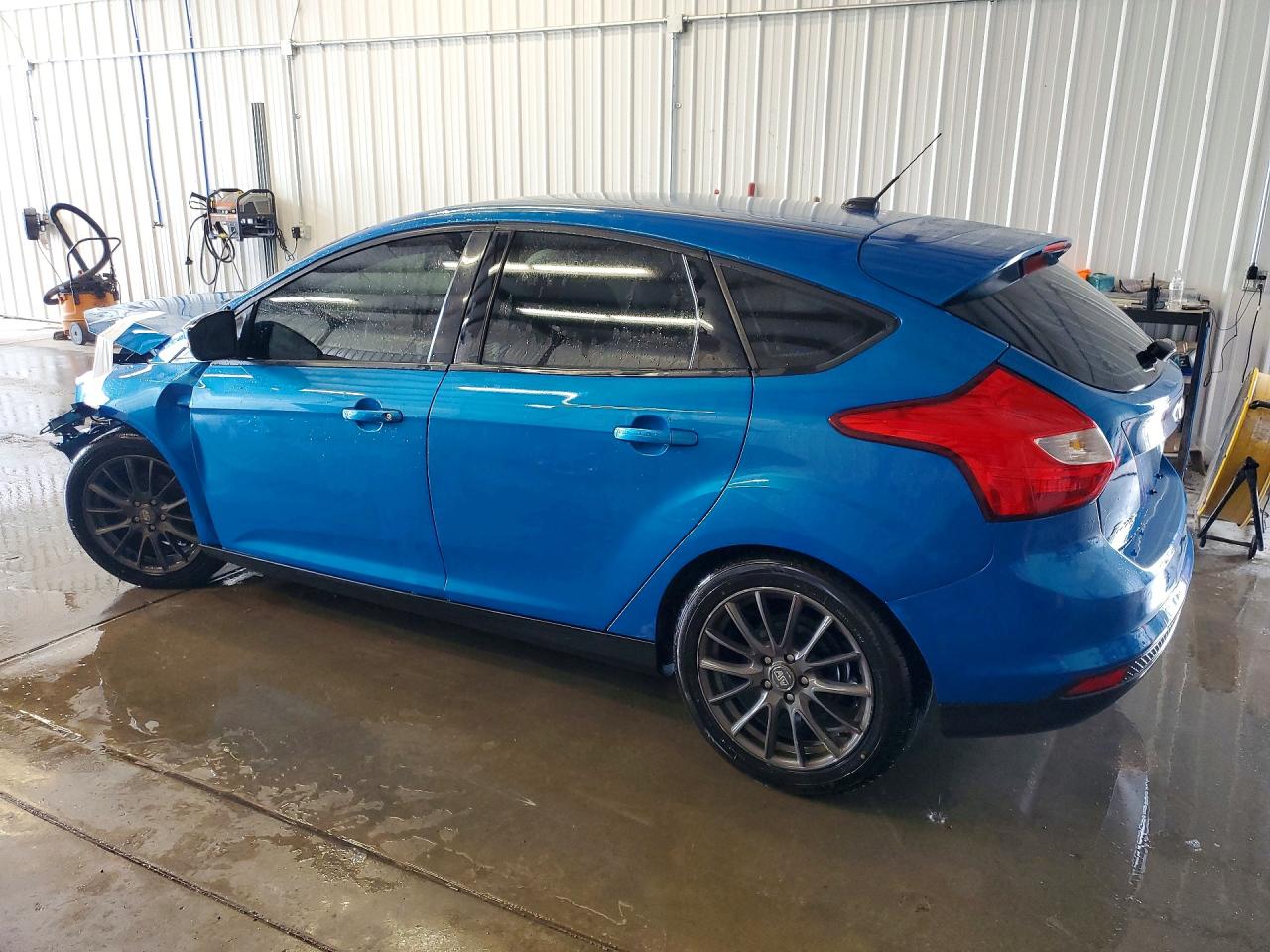 2014 Ford Focus Se Blue vin: 1FADP3K24EL202431