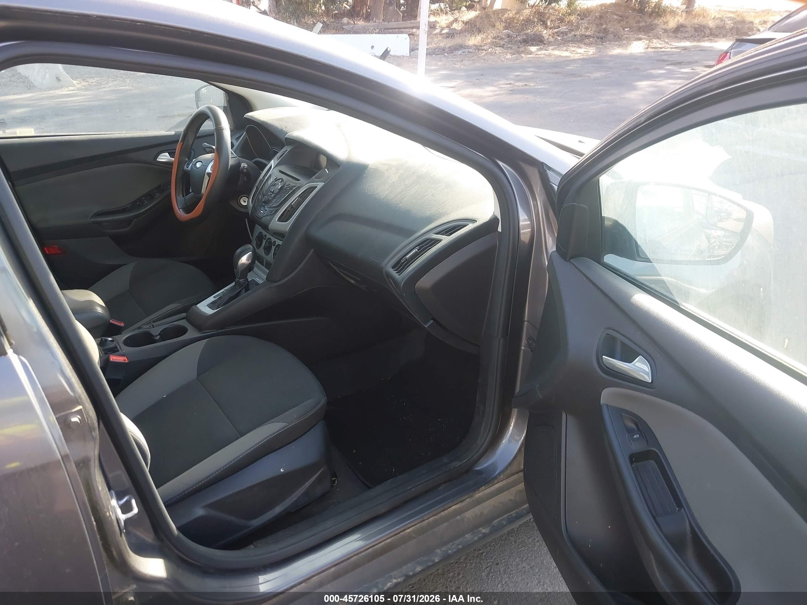 2014 Ford Focus Se White vin: 1FADP3K24EL230150