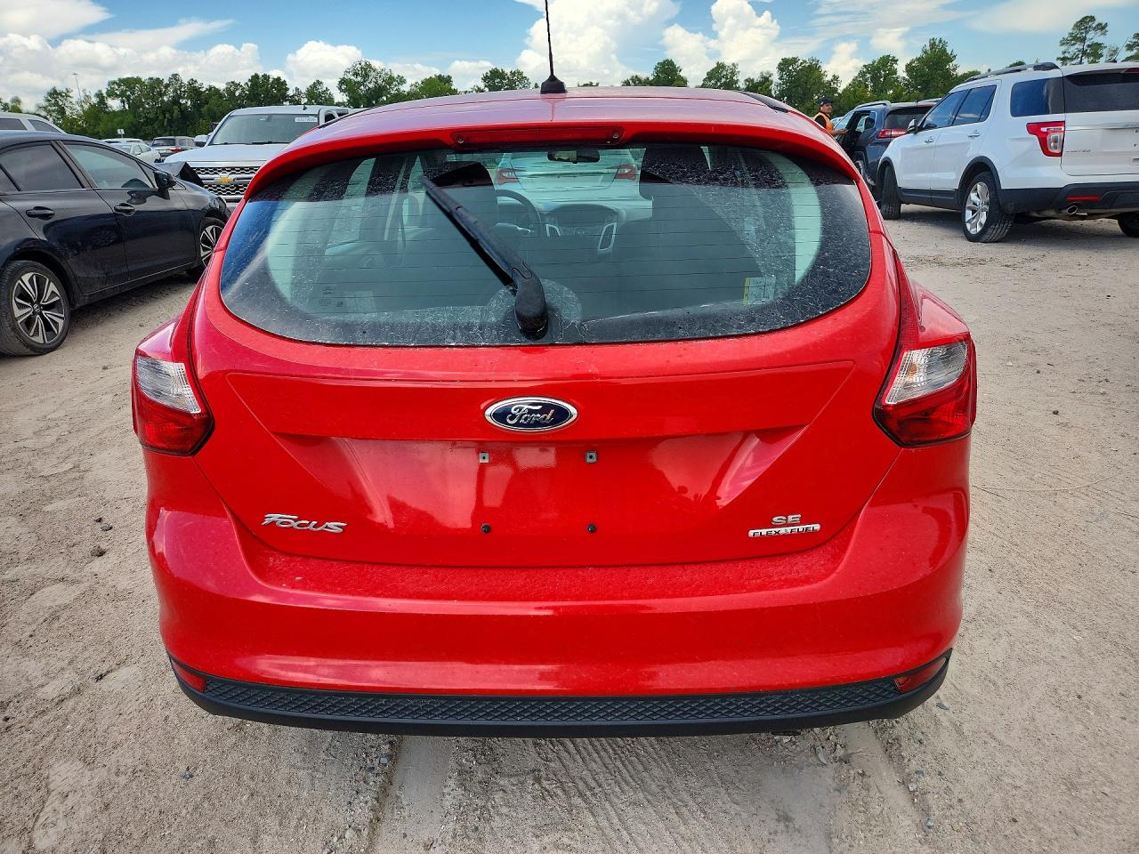 2014 Ford Focus Se Red vin: 1FADP3K24EL246929