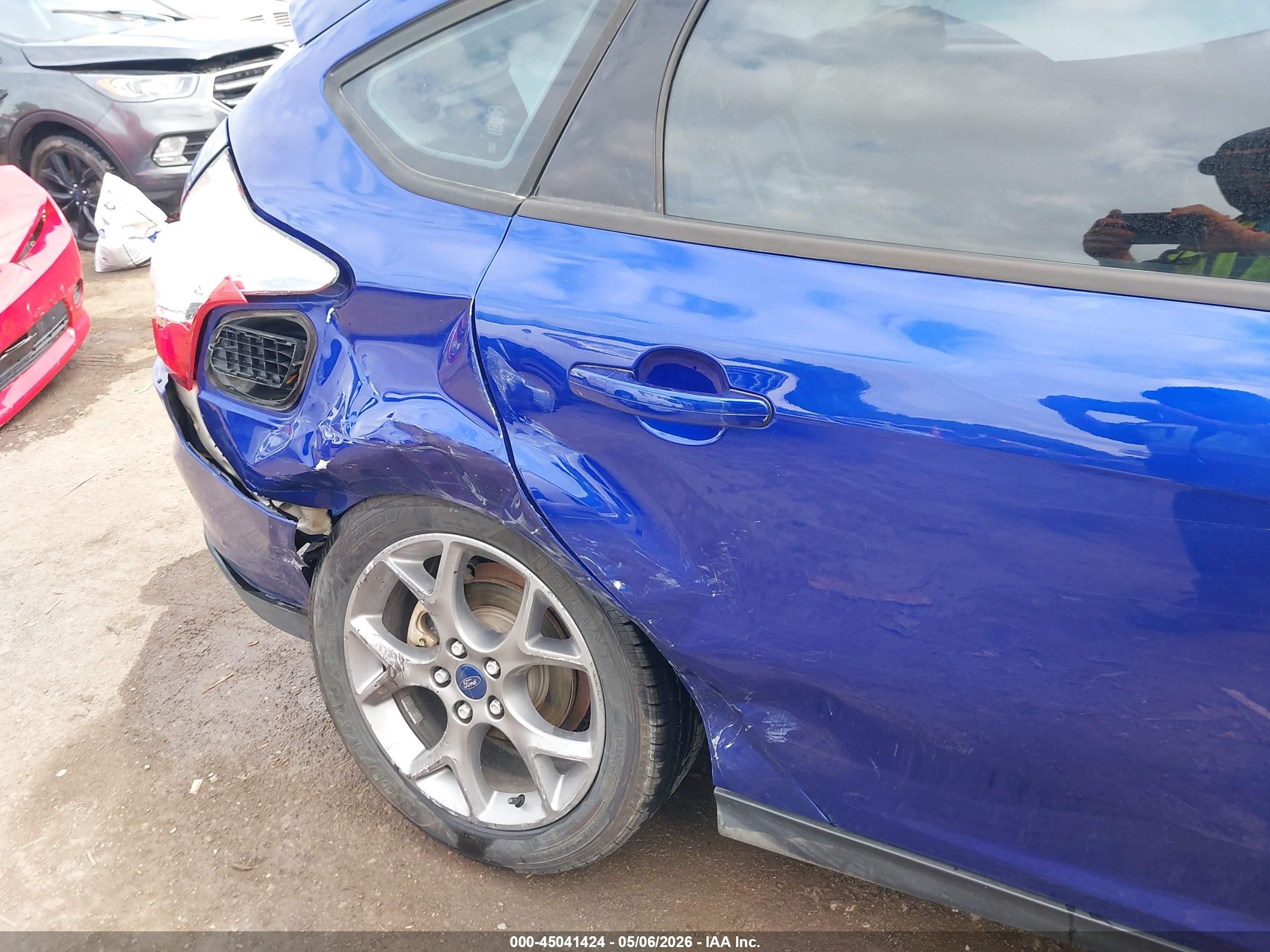 2014 Ford Focus Se Blue vin: 1FADP3K24EL276092