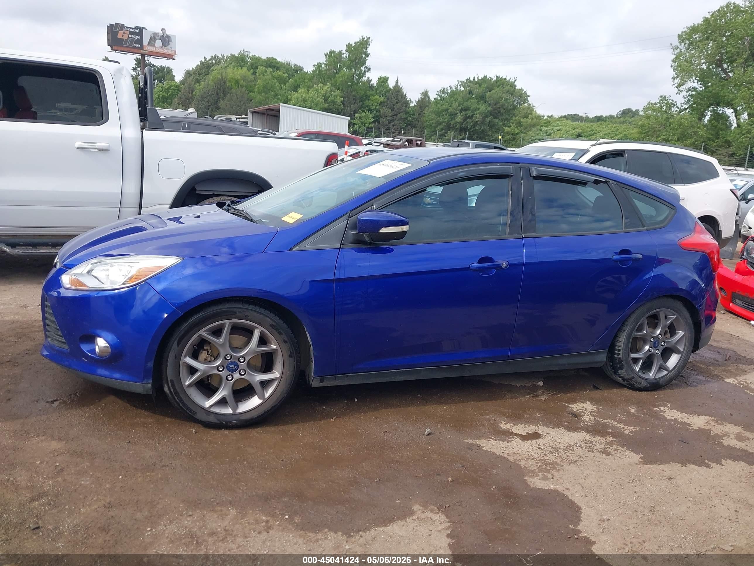 2014 Ford Focus Se Blue vin: 1FADP3K24EL276092